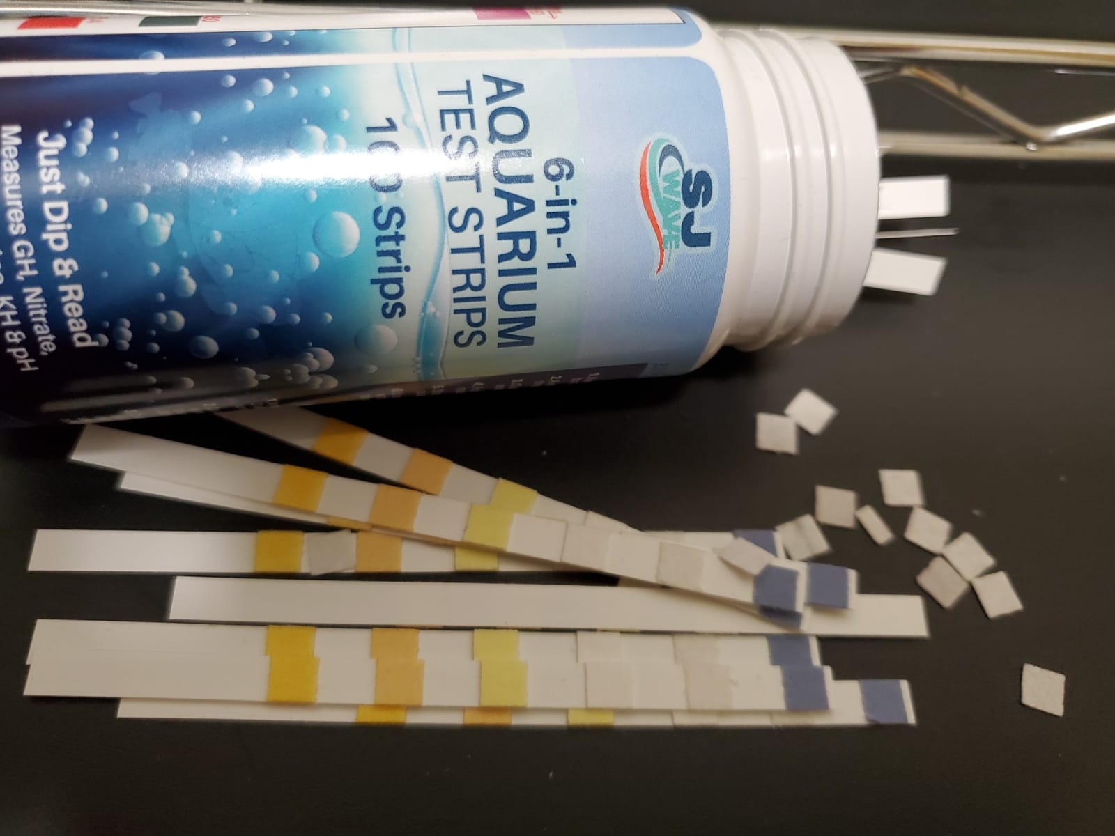 11 in 1 - Aquarium Test Strips | 950 Tests - 150 Strips | Fish Tank Aquariums Water Test Kit & ebook | Aquarium Thermometer | Fish Tank Water Testing Kit Includes 50 Ammonia Strips | Versatile Usage customer photo 1