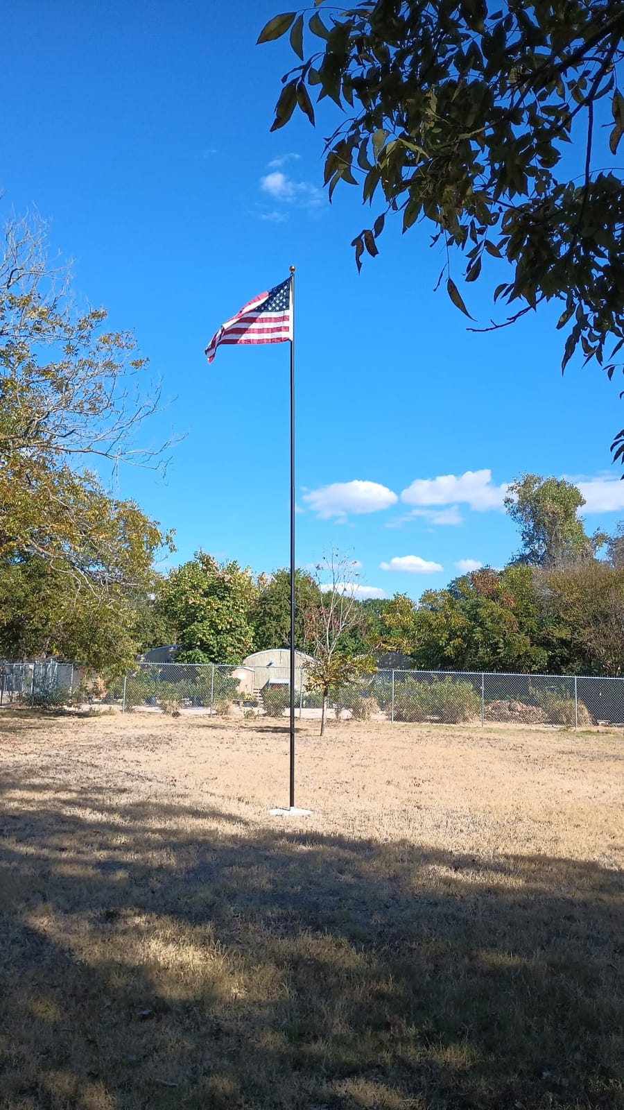 25FT Heavy Duty Flag Pole for Outside House, 12 Gauge Aluminum Kit, Black customer photo 1