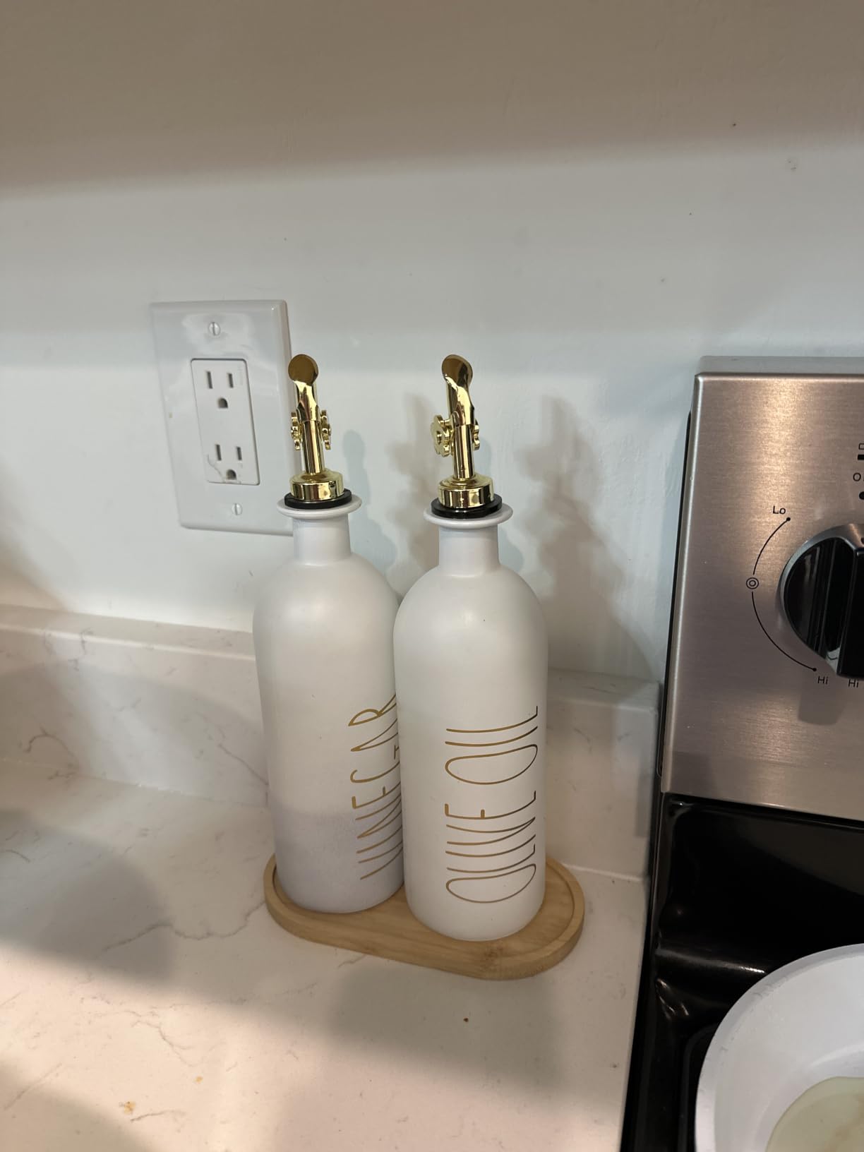 HOMCDALY Premium Olive Oil Dispenser for Kitchen, 11.8oz Glass Oil Bottles with Bamboo Tray, White and Gold Oil&Vinegar Cruet Set, Kitchen Dispenser Bottles with Pourer| Set of 2 (11.8oz -P-Gold) customer photo 1