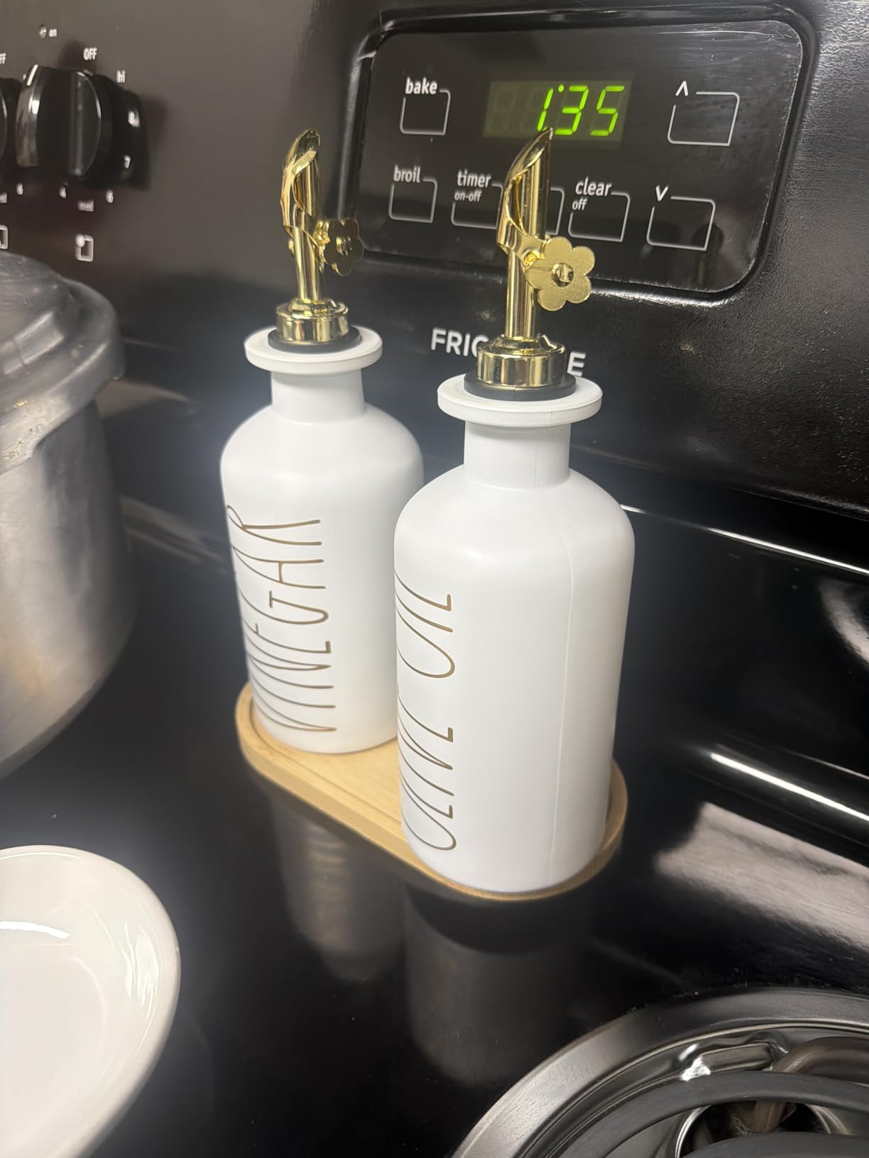 HOMCDALY Premium Olive Oil Dispenser for Kitchen, 11.8oz Glass Oil Bottles with Bamboo Tray, White and Gold Oil&Vinegar Cruet Set, Kitchen Dispenser Bottles with Pourer| Set of 2 (11.8oz -P-Gold) customer photo 2