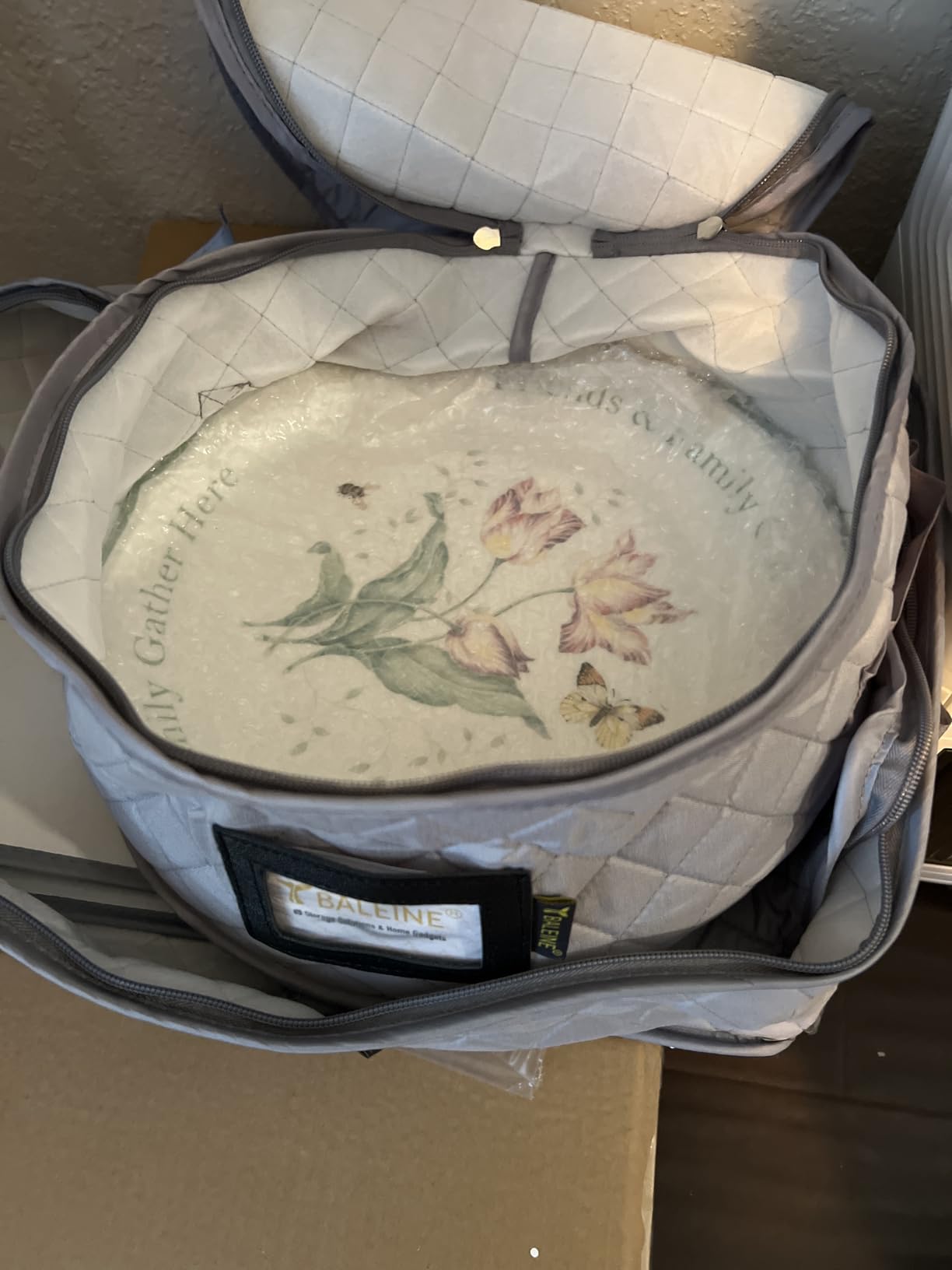 BALEINE China Storage Containers, Sturdy Quilted Wine Glass Storage, Plate Organizer with Carry Handles, Moving Boxes for Dishes, Cups, Mugs and Stemware (Plate Mug Combo, Soft Shell Cream) customer photo 1