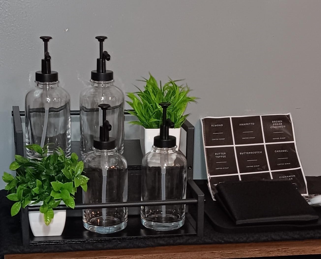 Coffee Syrup Dispenser, Set of 4 Amber Glass Syrup Bottle w. Pump and Labels, 16.9 oz 500ml Glass Syrup Bottle with Pump, Farmhouse Syrup Dispenser for Coffee Bar, Ideal Gift customer photo 1