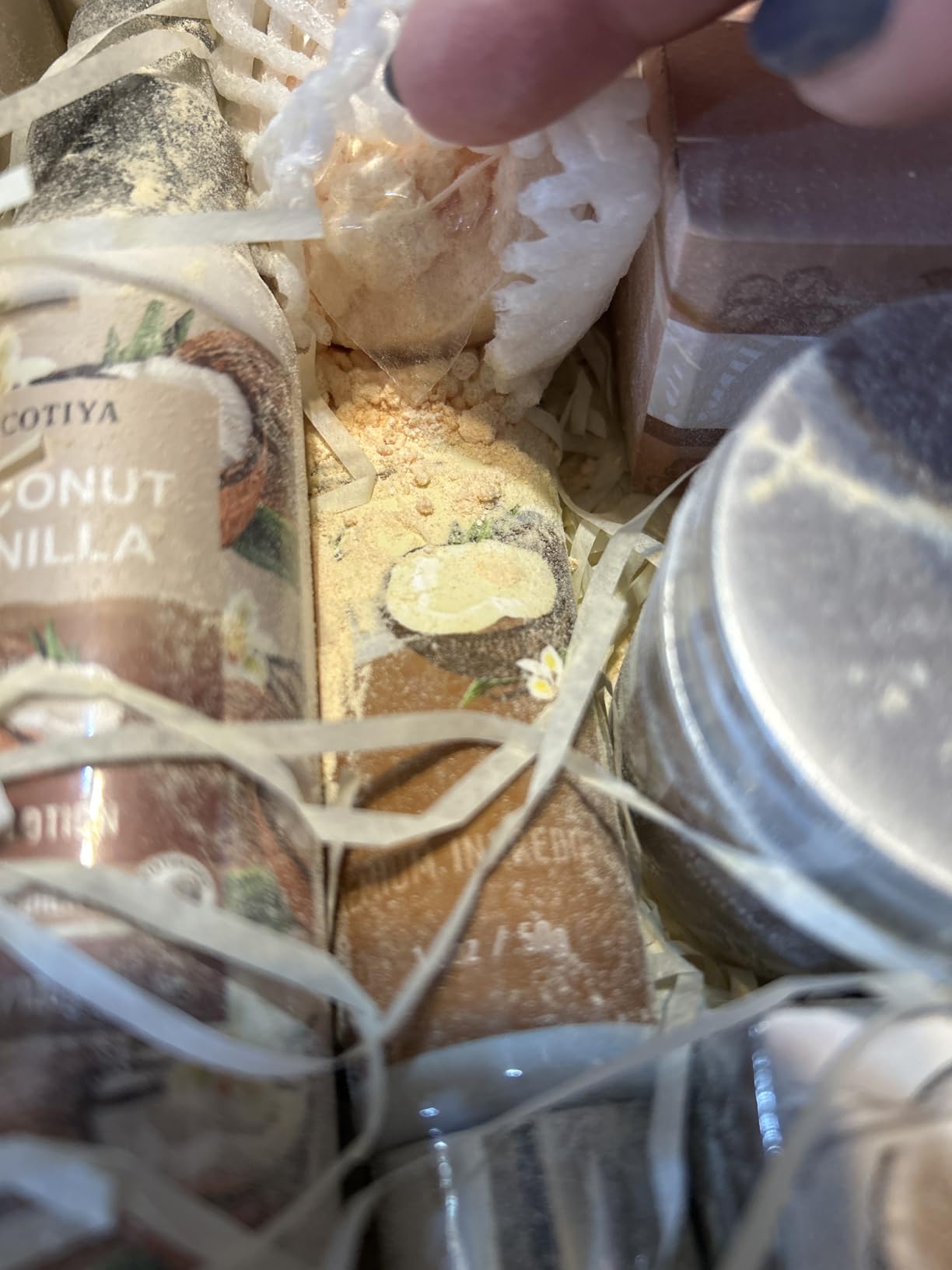 Gifts for Women, Birthday Gifts for Women, Coconut Vanilla Self Care Spa Gift Basket,Thank you Relaxing Bath Sets for Mom, Grandma, Girlfriend, Sister, Friends customer photo 1