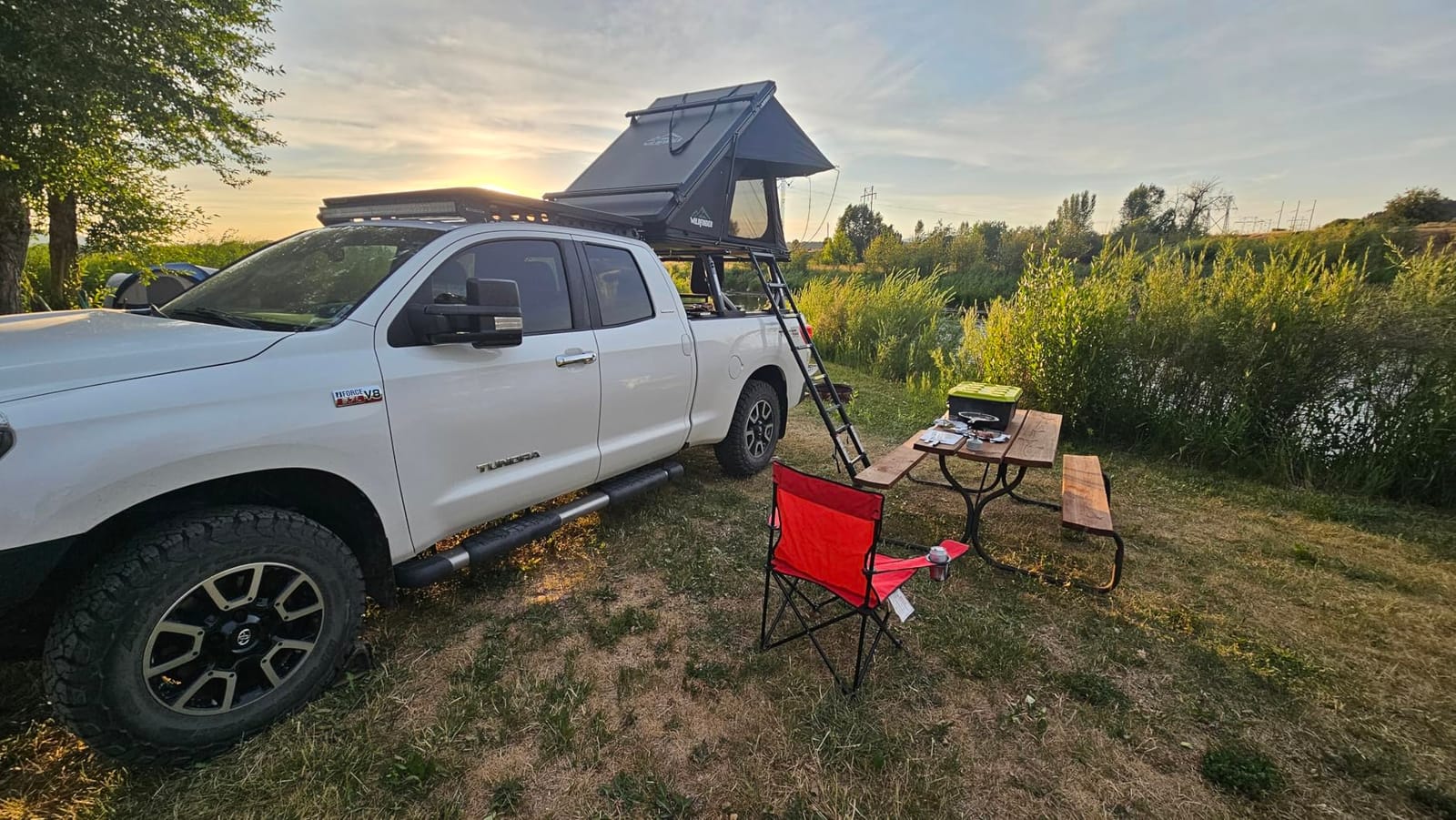 WildFinder Rooftop Tent, Hard Shell Roof Top Tent for Jeep SUV Truck Van customer photo 2