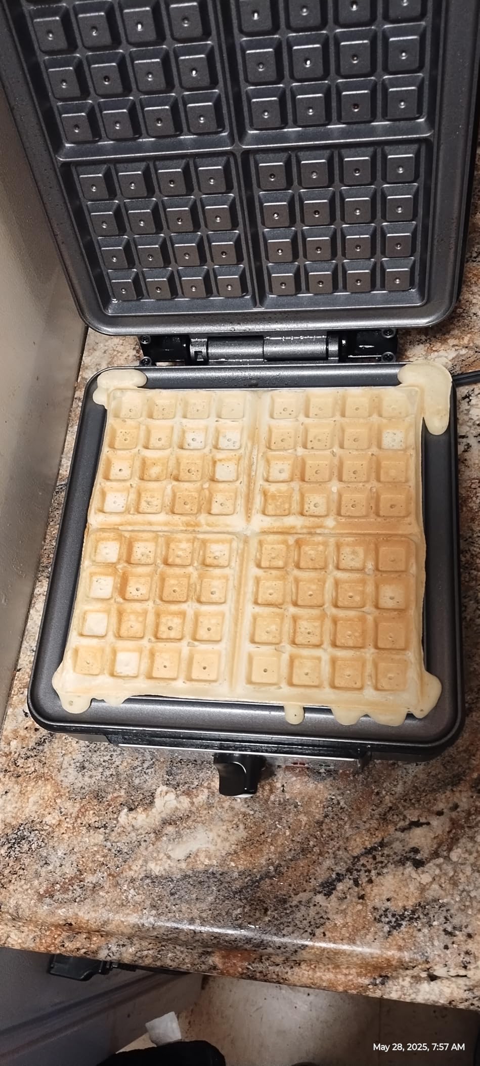 VEVOR Commercial Waffle Maker, 10PCS Rectangle Waffle Baker Machine, 1550W Non-Stick Stainless Steel Belgian Waffle Iron with Temp and Time Control, Handle, for Restaurant Bakery Snack Bar Family customer photo 1