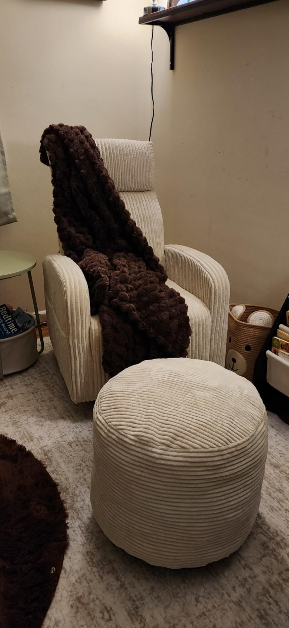 Yaheetech 360° Swivel Nursing Chair with Side Pockets, Beige customer photo 2