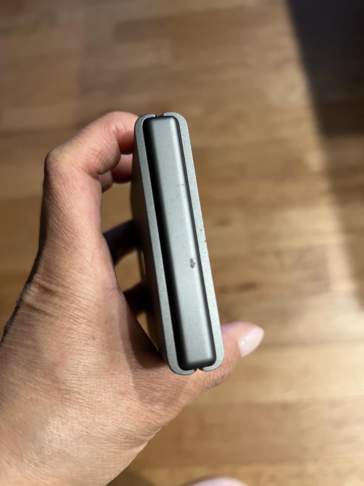 Motorola Moto Razr 2024, 256GB + 8GB RAM, Koala Gray - Unlocked (Renewed) customer photo 2