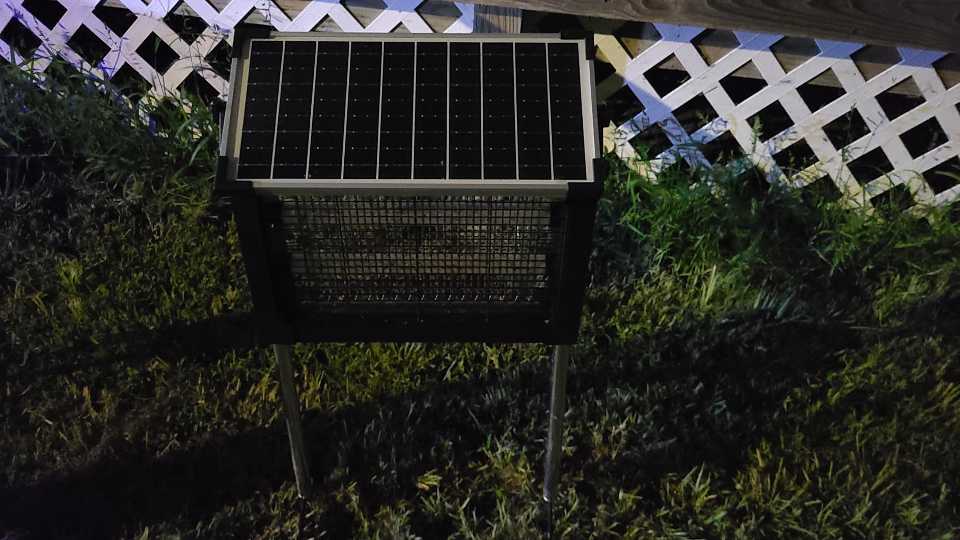 Solar Bug Zapper Outdoor, 4500V Cordless Mosquito Zapper with Solar Power customer photo 2