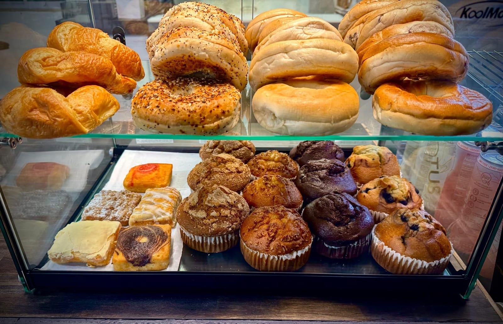 KoolMore 33 in. 2 Tiered Pastry Display Case with Glass Shelf and Sliding Door, 3.2 cu. ft. Capacity, ETL Listed (KM-DC-3CSBK) customer photo 1
