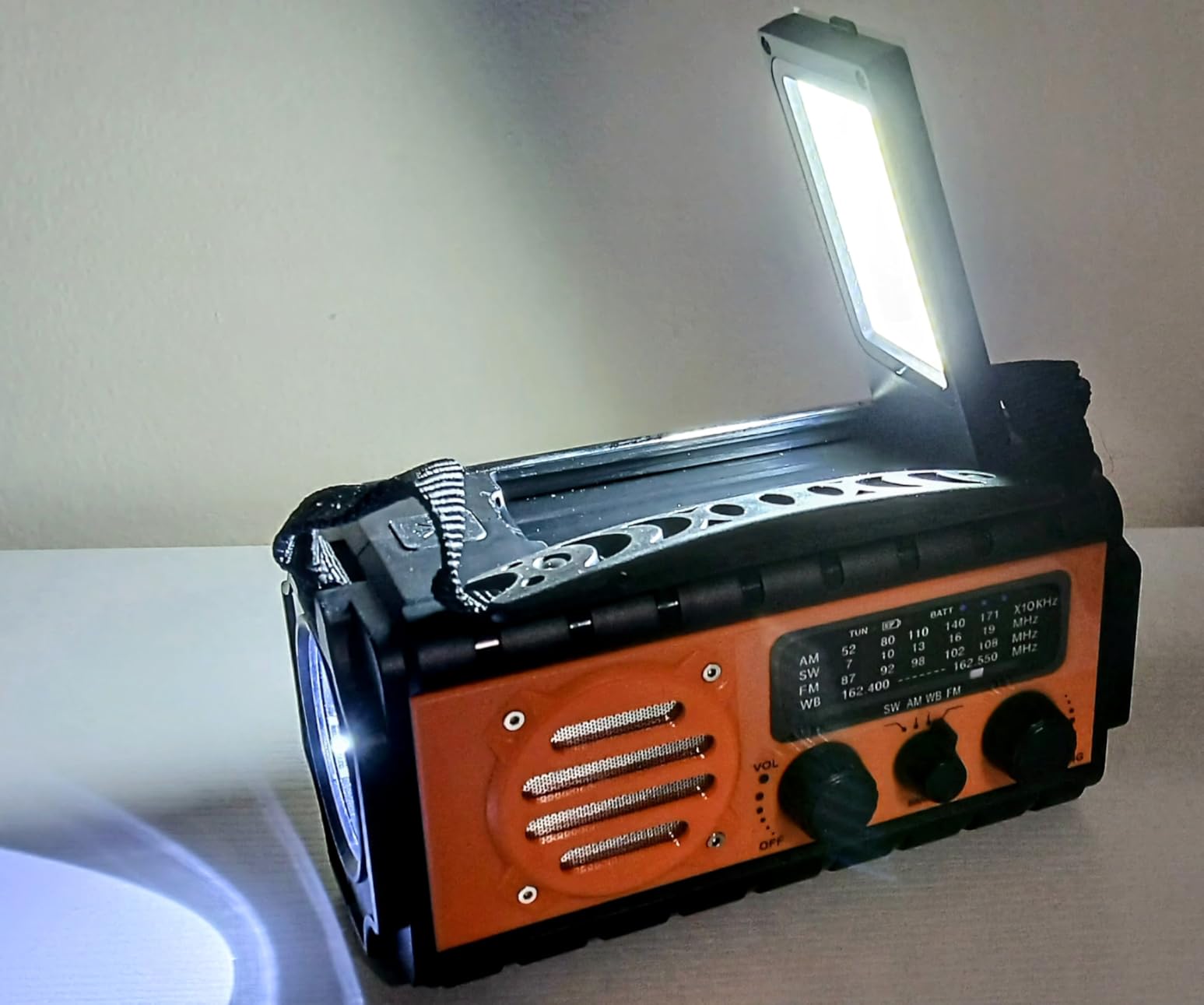 QAUYYW Solar Hand Crank Emergency Radio, 20000mAh AM FM NOAA Weather Radio customer photo 1