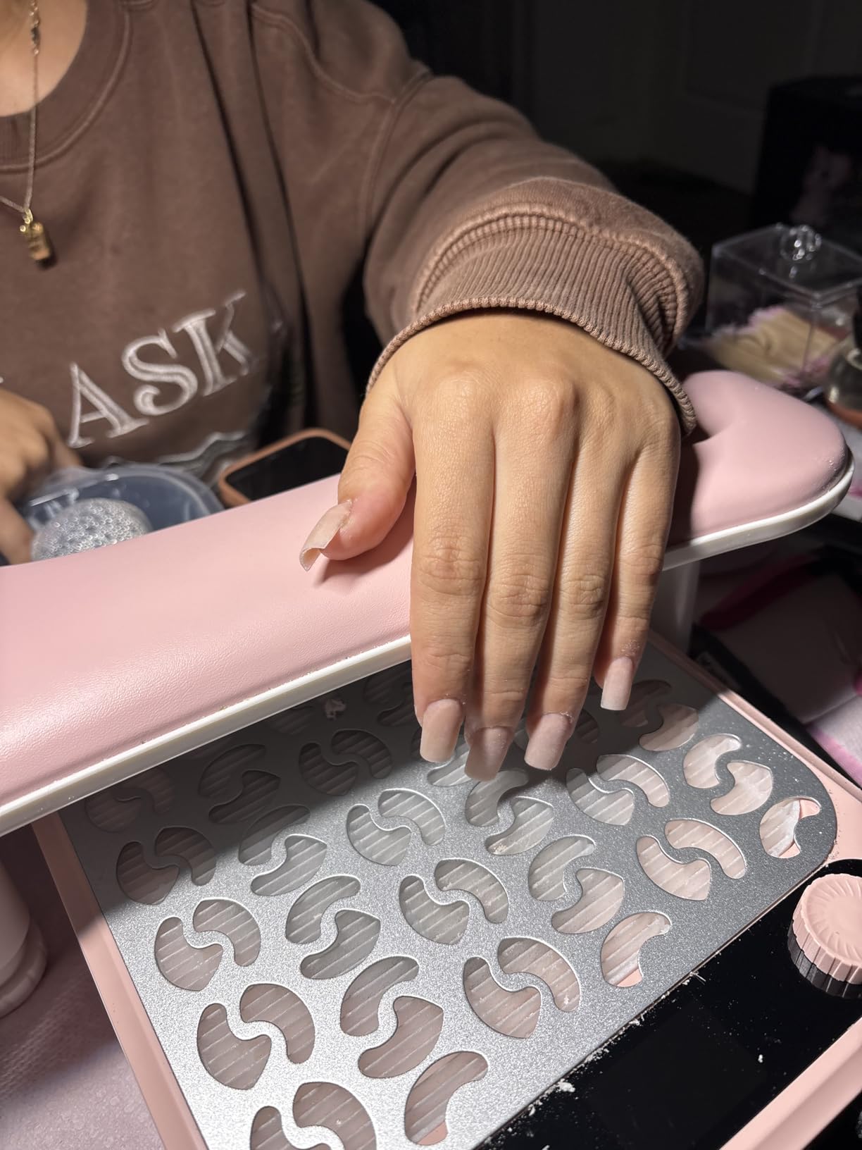 Makartt Nail Dust Collector - 4200 RPM Adjustable Speed Digital Display | Strong Suction Nail Dust Vacuum Digital Display, Reusable Filter, Compact for Home Salon Use White customer photo 2