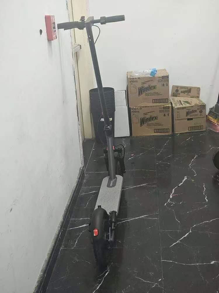 Aovowheel Electric Scooter for Adults, Folding E Scooter Commuting Scooters customer photo 1