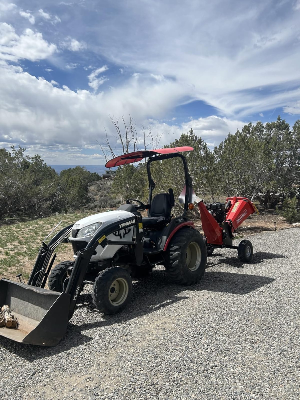 MechMaxx 6 inch ZONSEN 420cc 15hp E-Start Gas Powered 4-Wheels Wood Chipper Shredder Mulcher with Towbar/Tail Light/Emergency Stop Button/Stop Bar, Model B150 Red customer photo 1