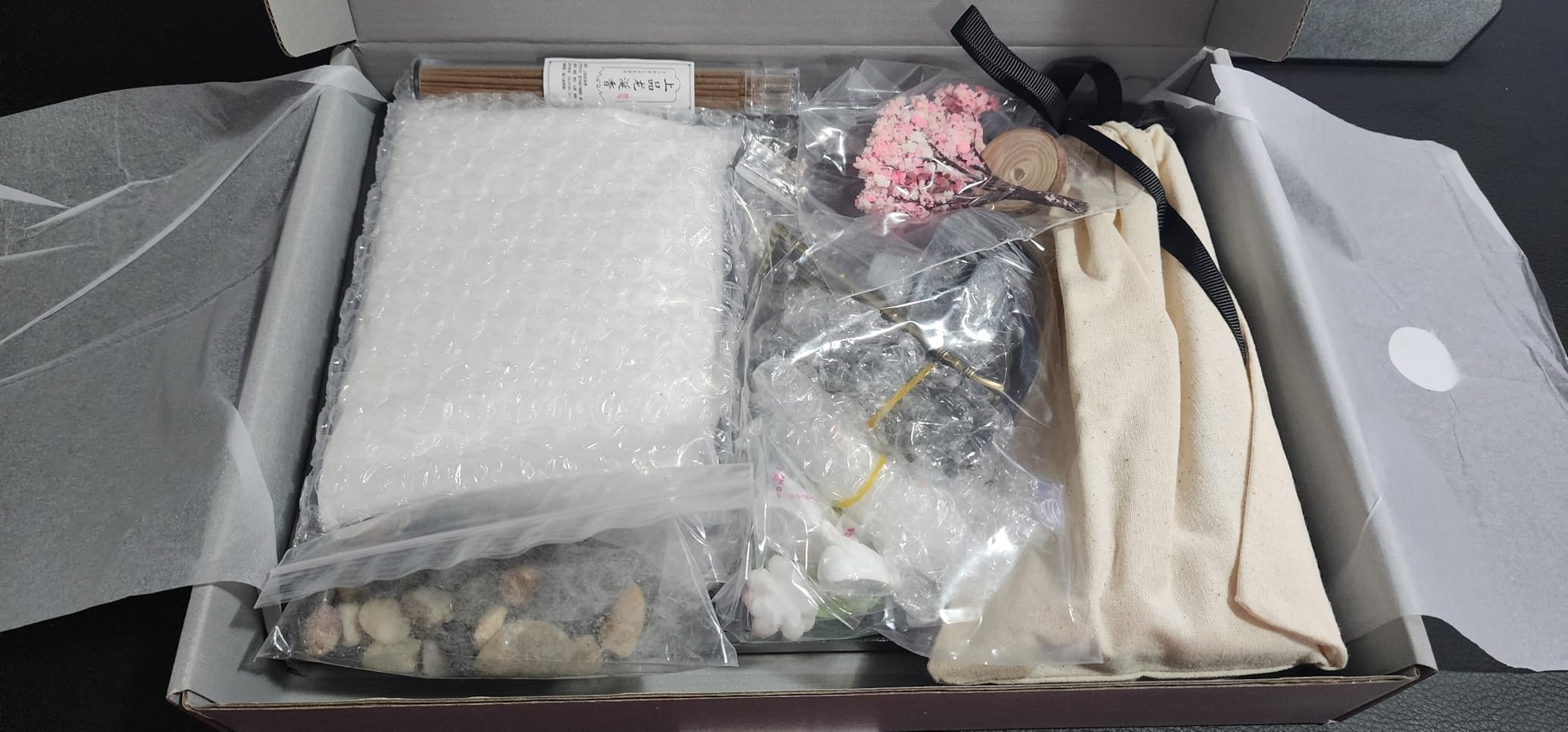 SRAYW Zen Garden Kit for Desk Decor. 11x7.5'' Beautiful Japanese Mini Zen Garden Meditation Gifts Set for Home,Office Desk&Meditation Room.6 Tools & 18 Accessories. Zen Sand Tray Therapy customer photo 1