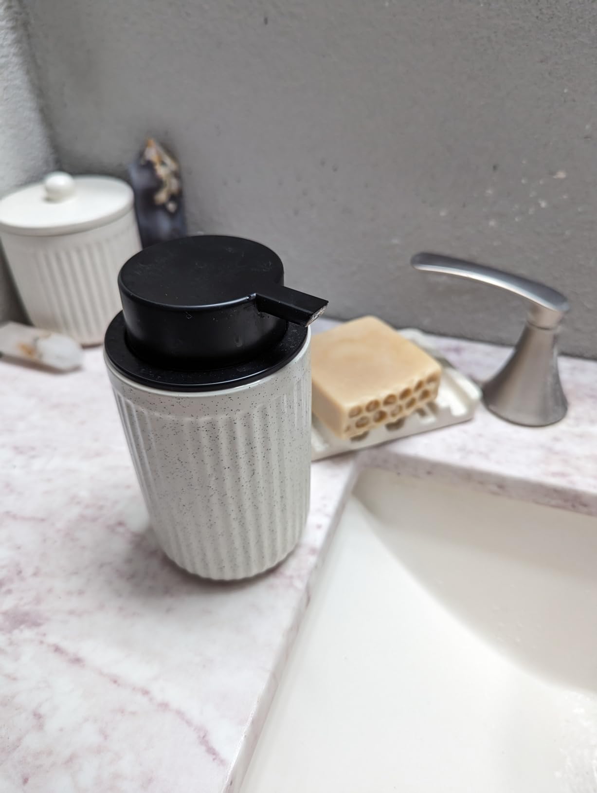 BosilunLife Striped Apricot Ceramic Bathroom Accessories Set of 4 customer photo 2