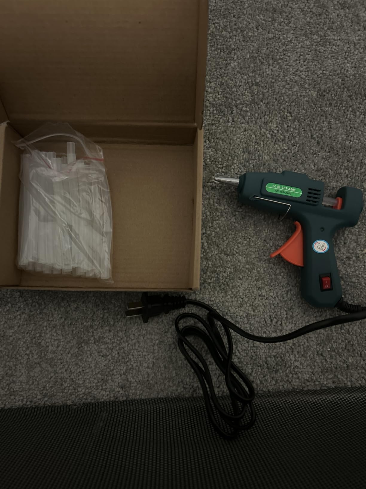 SHJADE Hot Glue Gun with 30 Glue Sticks, 20W Mini Hot Melt Gun Kit(White) customer photo 1