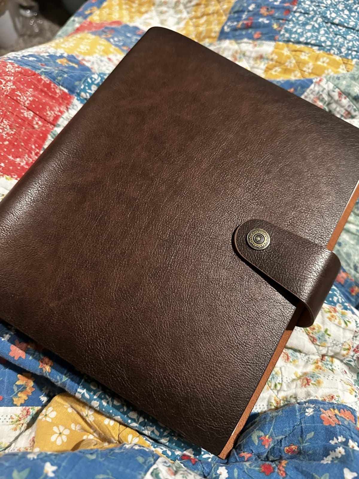 Genuine Leather Photo Album 300 Pockets, 4x6 for 300 Photos, with 40 Writing Paper, Bookshelf Scrapbook for Travel Family Wedding Kids Graduation Baby Pictures, Wine Brown customer photo 1