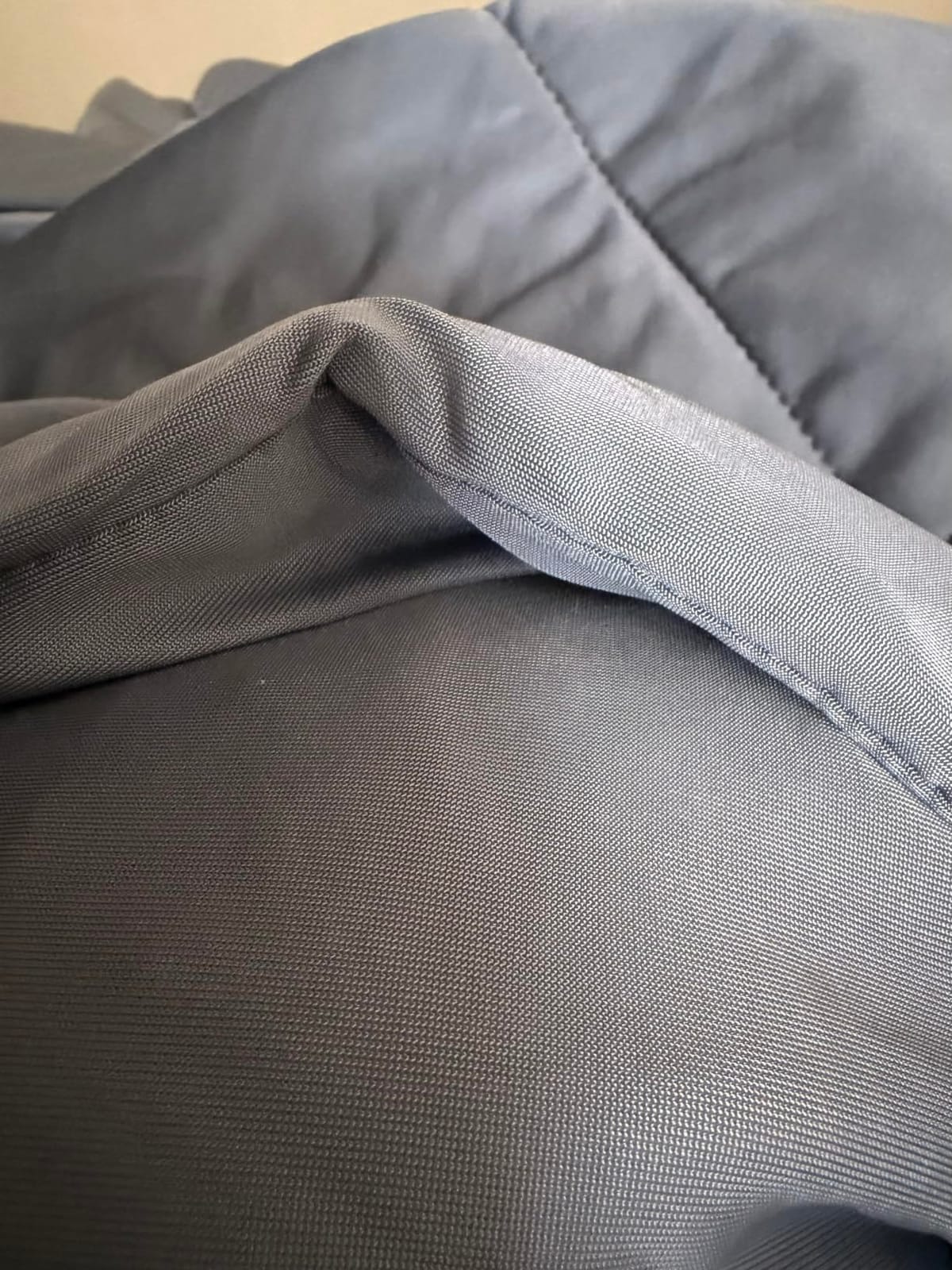 Cooling Comforter Queen Size, Double-Sided Cold Tech Fabric Quilted Bed Comforters Cooling Blanket for Hot Sleepers, Breathable Lightweight Summer Bedding, All-Season Ice Blanket, Dark Gray customer photo 1