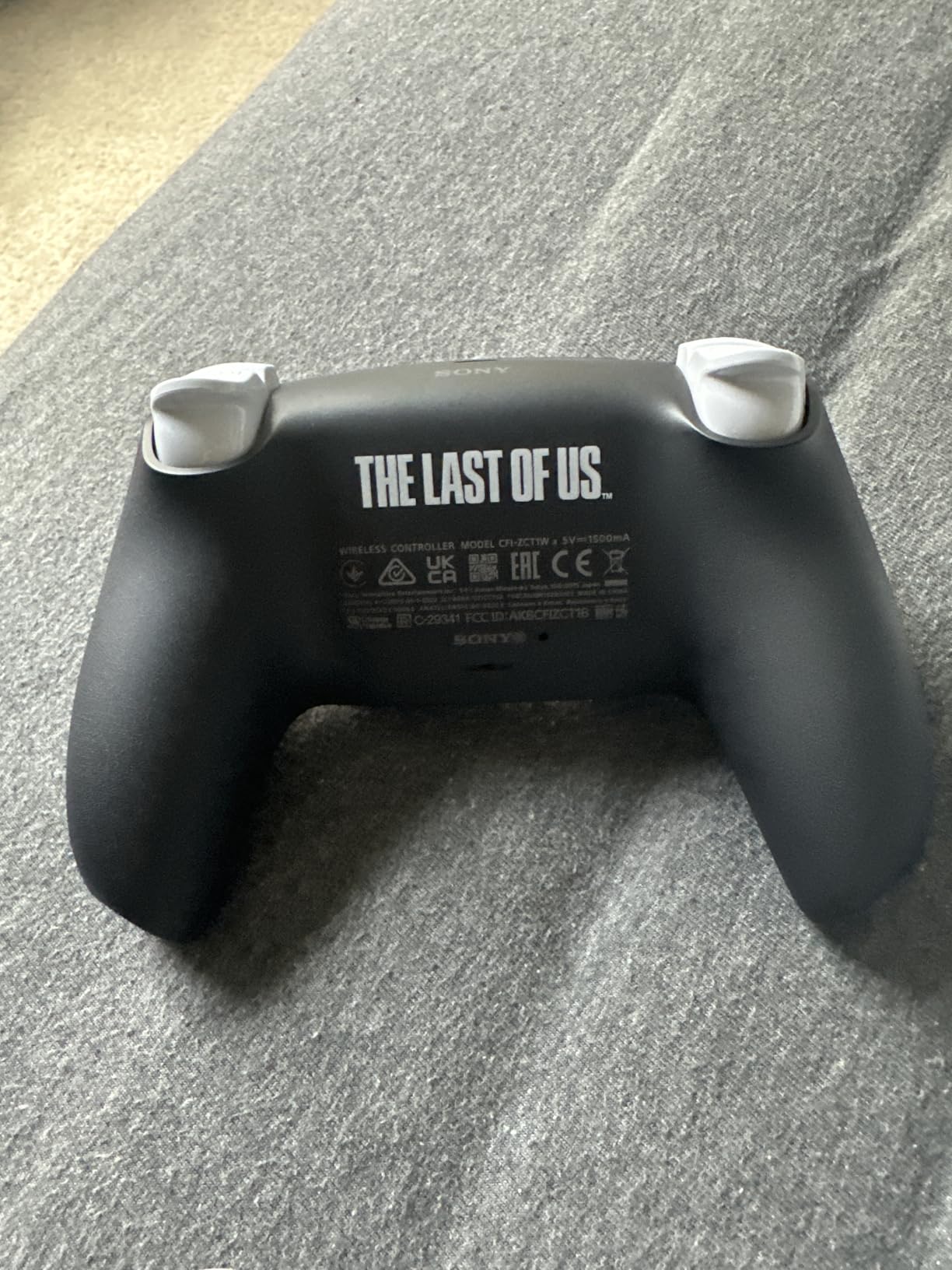 PlayStation DualSense Wireless Controller - The Last of Us Limited Edition customer photo 2