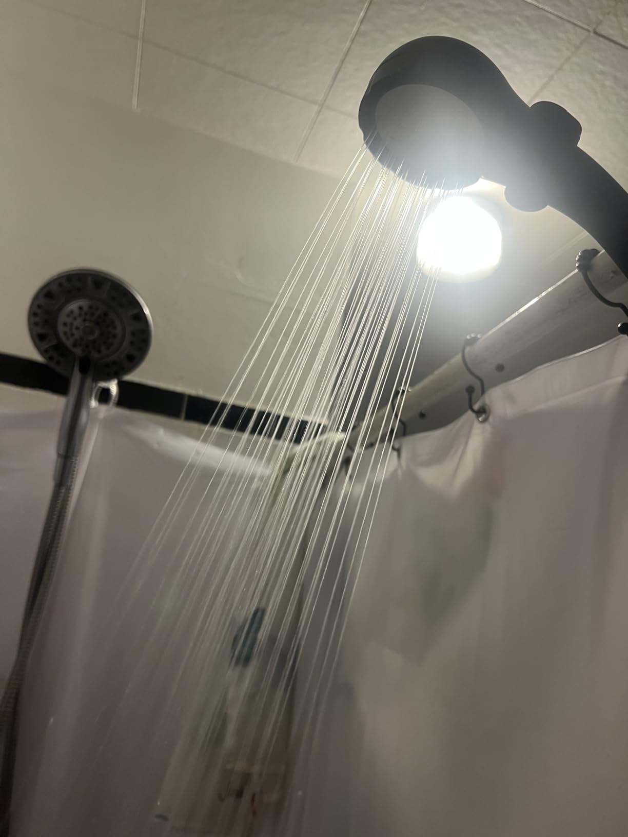 vignuto Portable Shower for Camping, Rechargeable Camping Shower Pump with LED Display of Battery Level and Temperature customer photo 2