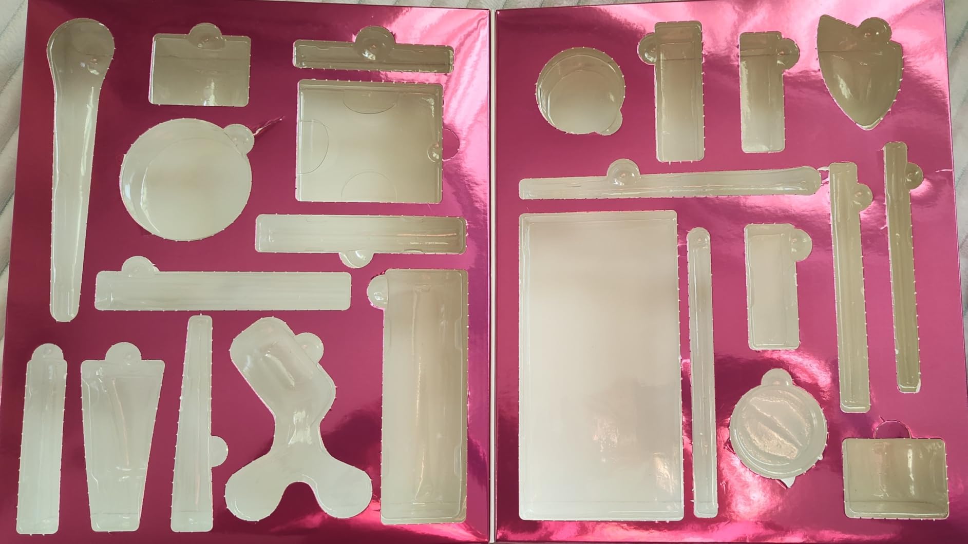 e.l.f. Sleigh the Holidays 24-Day Advent Calendar 2025, Skincare Essentials & Festive Makeup In Limited-Edition Shades, Vegan & Cruelty-Free customer photo 2