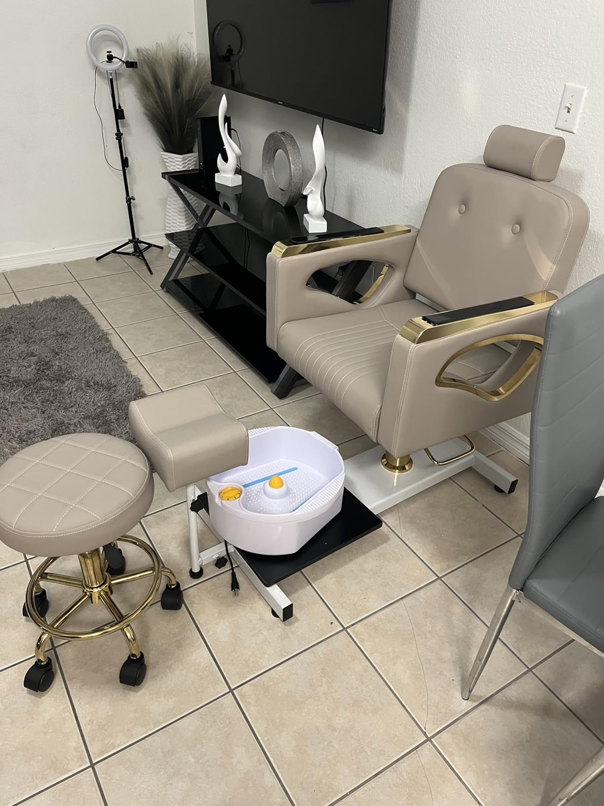 Reclining Spa Pedicure Chair, Pedicure Station No Plumbing for Nail Tech | 360° Swivel,Equipped with Hydraulic Pump,Rolling Pedicure Stool, Adjustable Footrest,Suit for Beauty Spa Salon,Black Gold customer photo 2