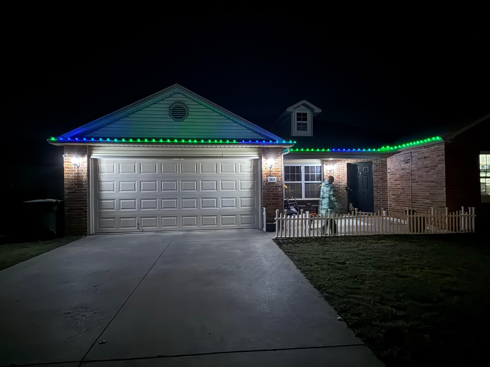 150LED Outdoor Christmas Lights, Smart APP & Remote, DIY, Music Sync, Timer customer photo 2