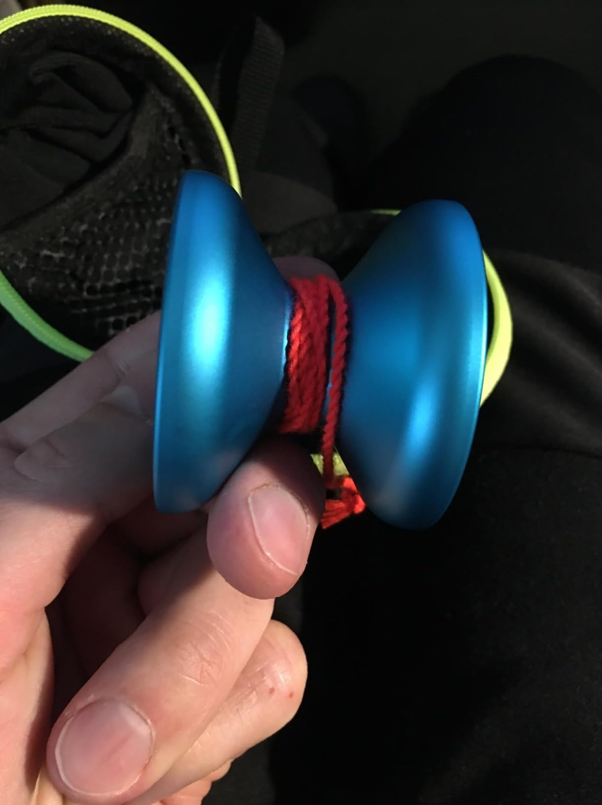 MAGICYOYO V10 Finger Spin Yoyo Professional Metal Trick Yoyo | Responsive & Unresponsive Dual Purpose Yo Yo with Storage Case + Yo Yo Glove + 12 Strings (Black) customer photo 1