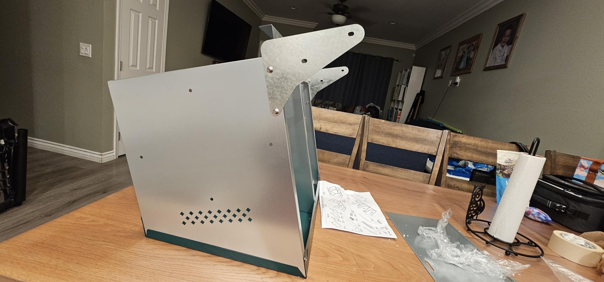 Chicken Nesting Box, 4 Holes Nesting Boxes, Heavy Duty Metal Laying Boxes, Roll Away Nesting Box Egg Collection Tray, with Roosting Pole for Chicken Coop(Green) customer photo 2