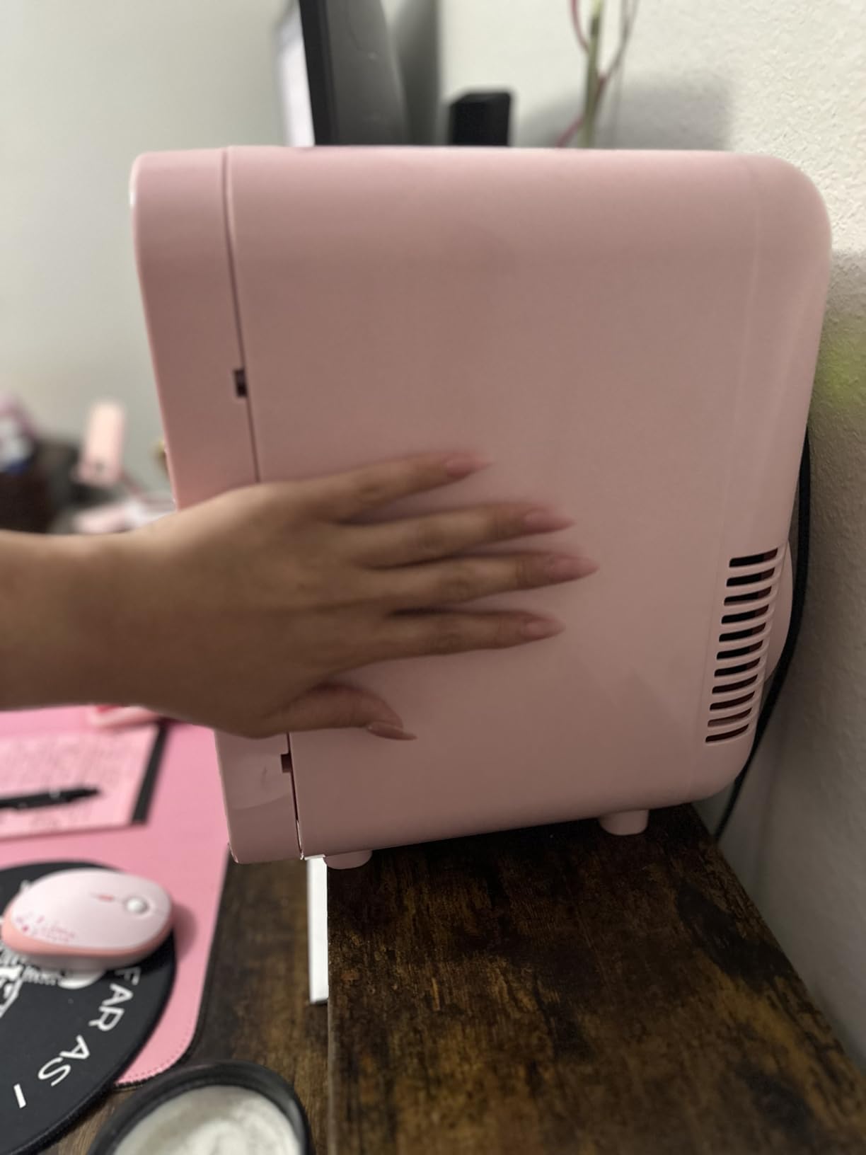BEICHEN Mini Fridge, 6 Liter/8 Can Skincare Fridgefor Skin Care, Cosmetics customer photo 2