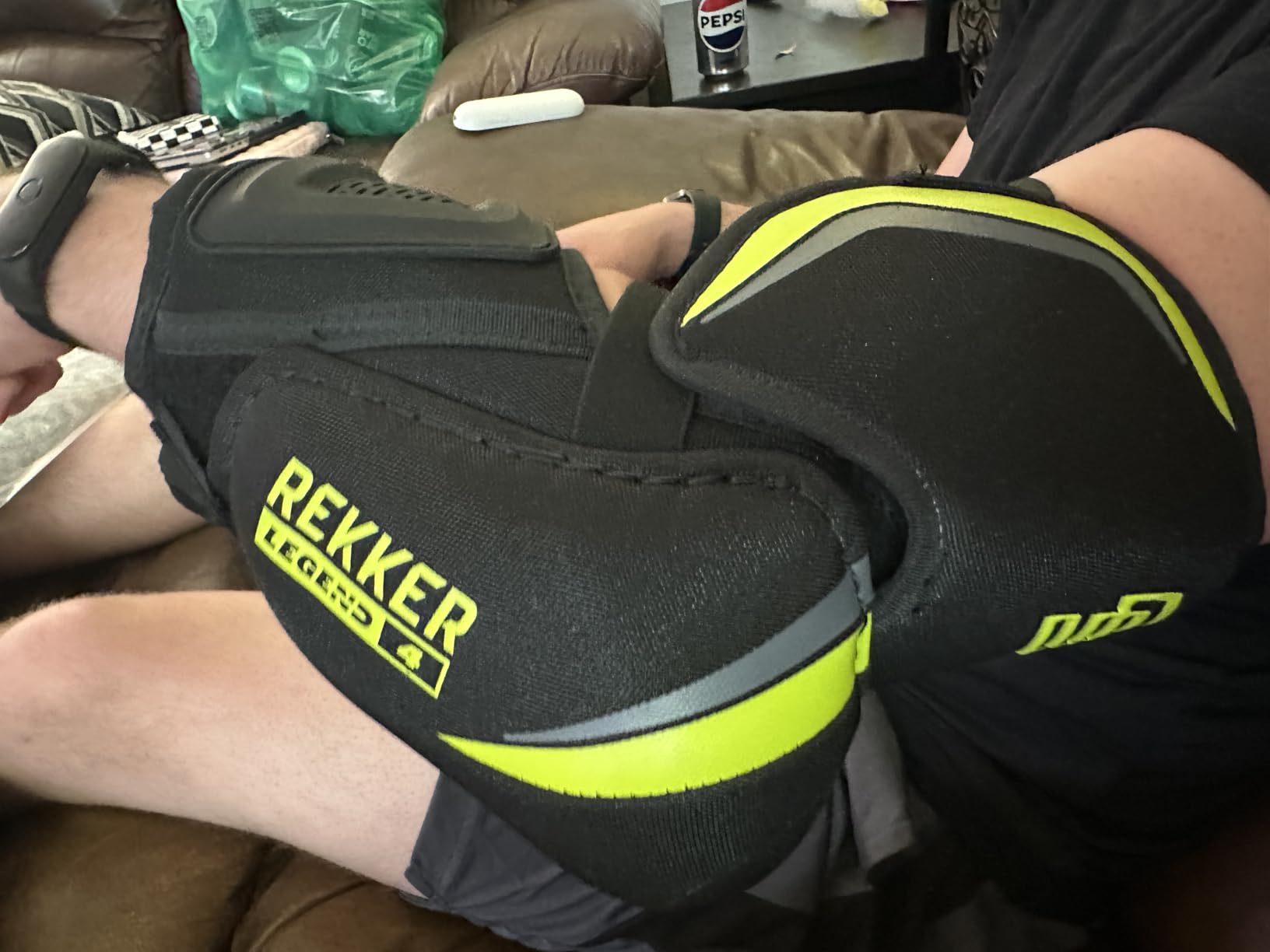 Sherwood Rekker Legend 4 Senior Adult Junior Ice Hockey Elbow Pads, Protective Gear customer photo 1