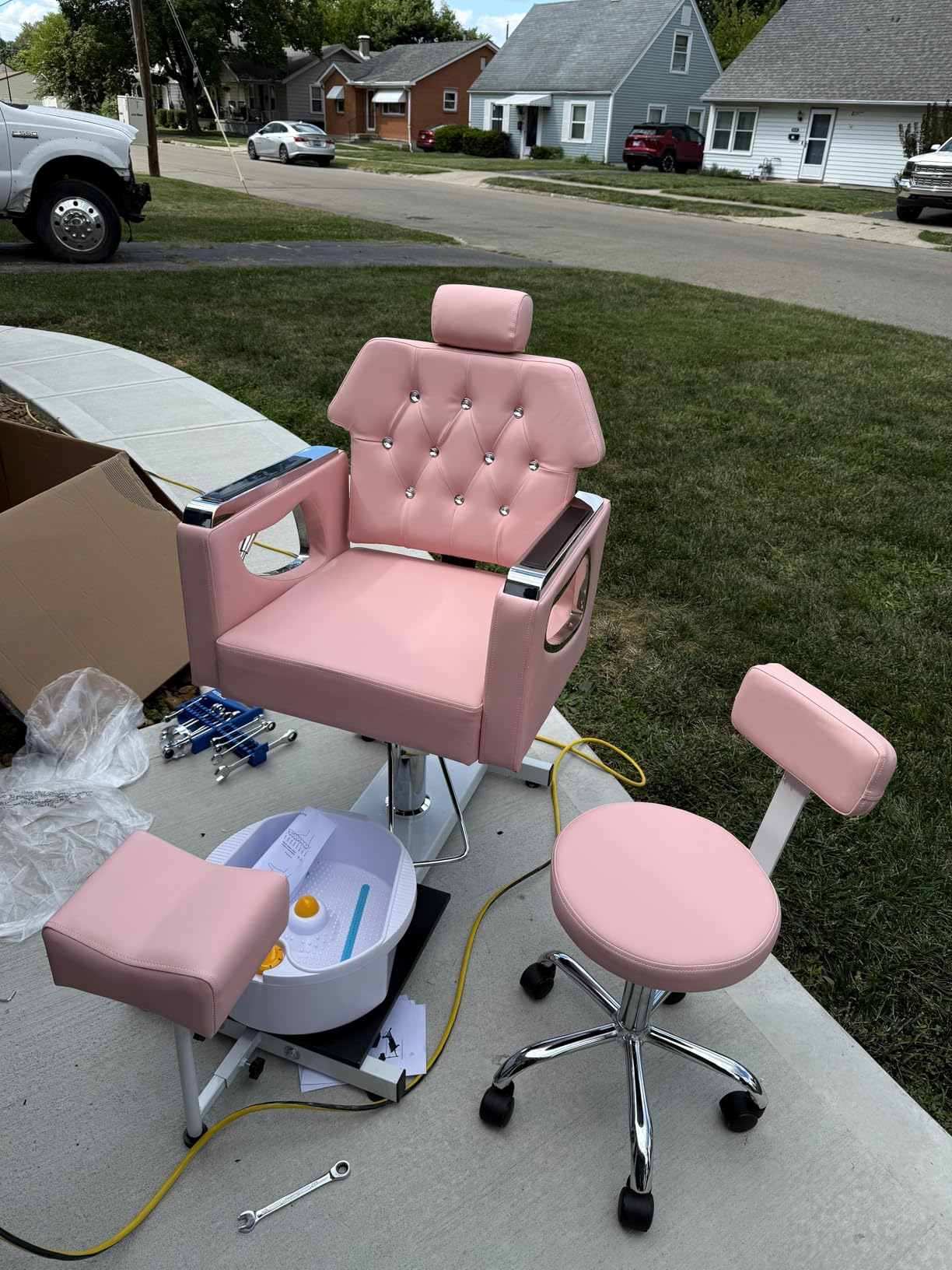 Pedicure Chair No Plumbing Pedicure Station for Nail Tech | Hydraulic Lifting | 135° Reclining | Bubble Massage | PU Leather | 450 lbs | Pedicure Chair for Nail Techs Salon Spa customer photo 2