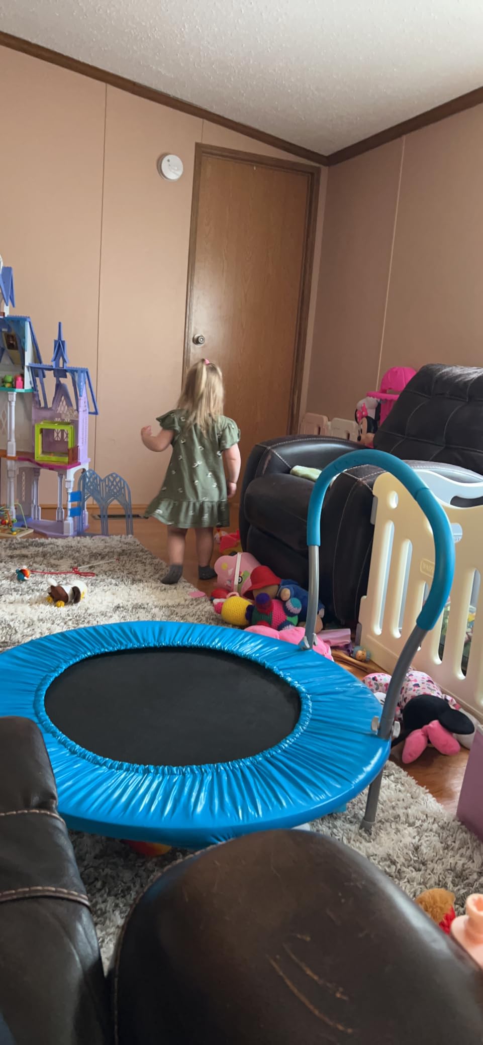 Lyromix 36-Inch Kids Trampoline with Handle - Indoor Mini Tranpoline for Toddlers, Small Fitness Rebounder for Indoor and Outdoor Use customer photo 1