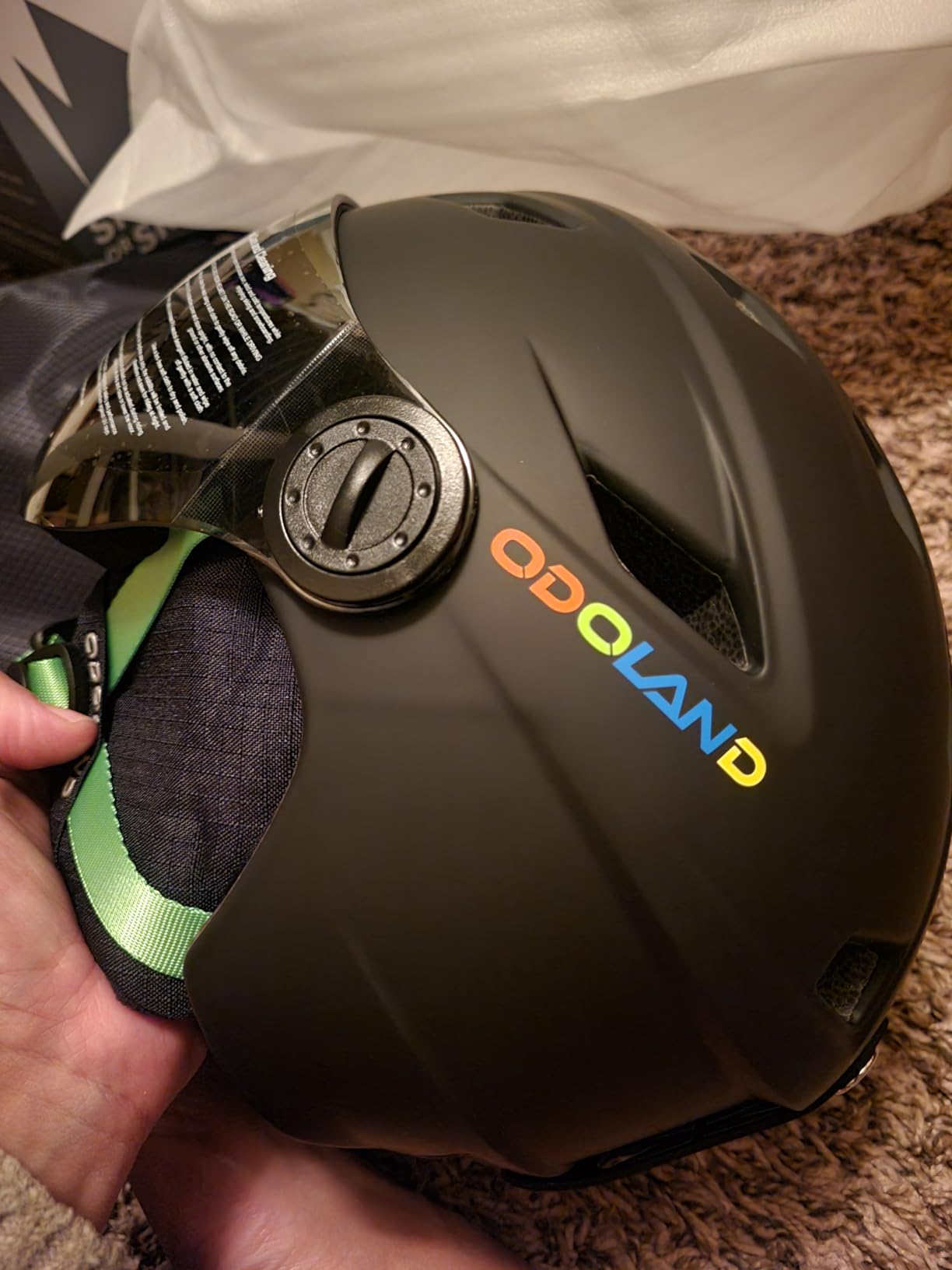 Odoland Kids Ski Helmet with 2-in-1 Visor Goggles for Boys Girls customer photo 1