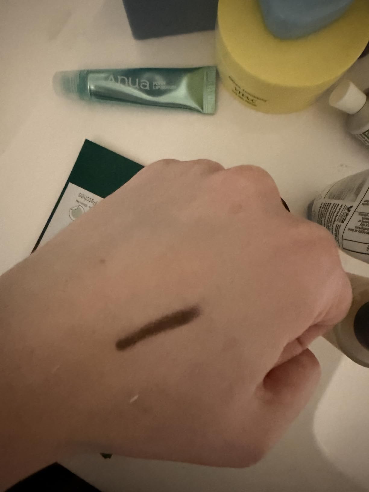 Bobbi Brown Weightless Skin Foundation SPF 15 | Oil-Controlling Liquid Foundation with 24-Hour Hydration | Medium Coverage Natural Matte Finish for All Skin Types customer photo 1