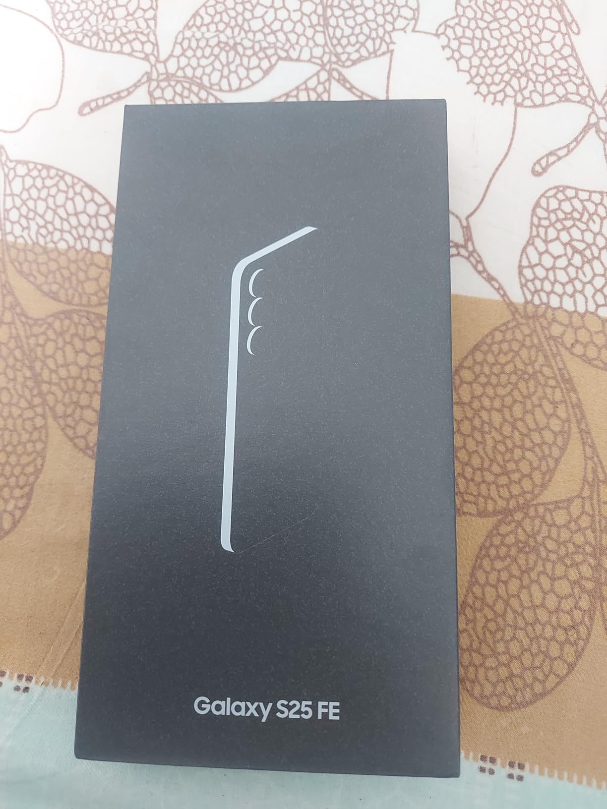 Samsung Galaxy S25 FE Cell Phone (2025), 128GB AI Smartphone, JetBlack customer photo 2