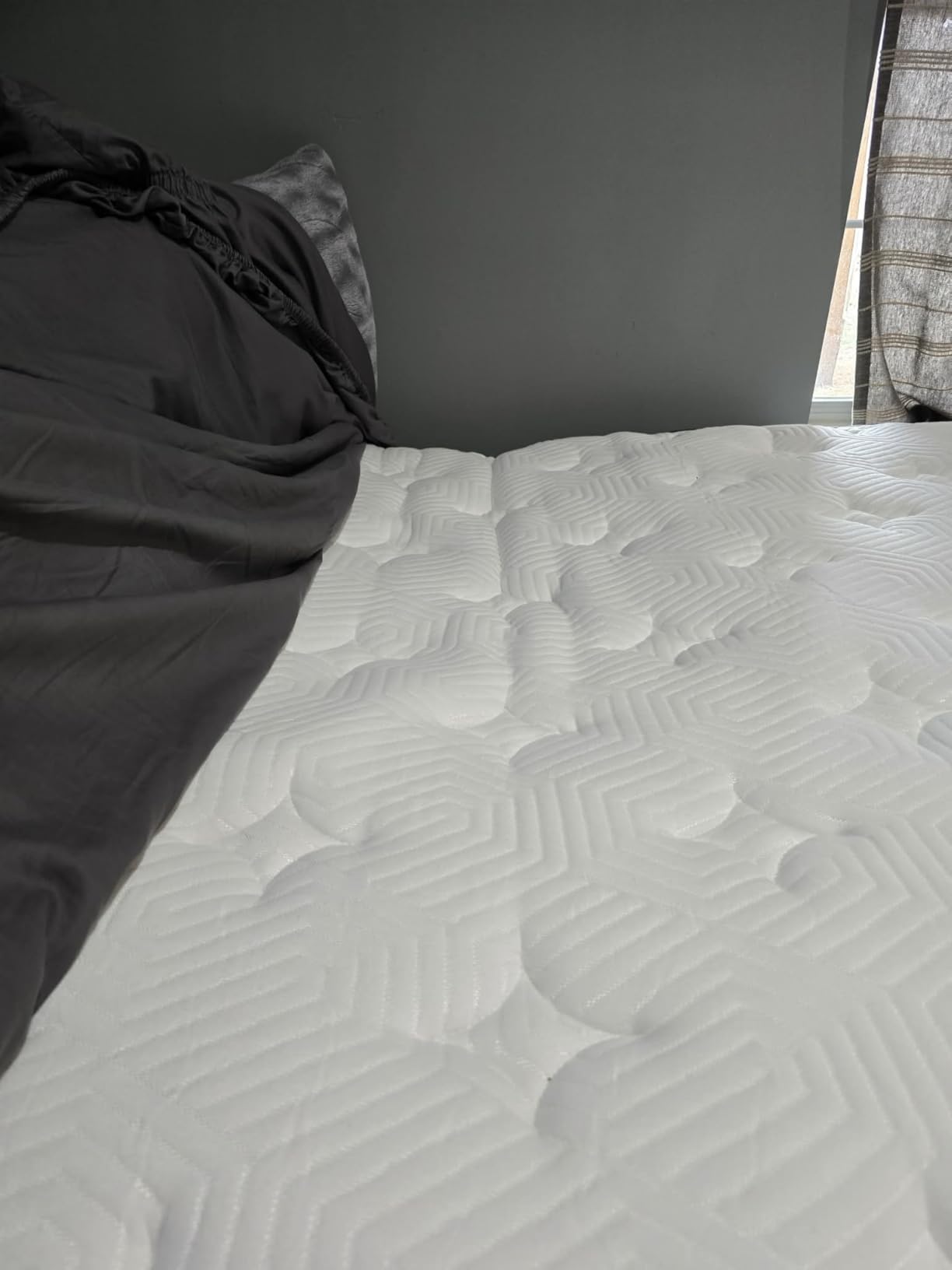 CH CHARME HOUSE King Size Mattress, 12 Inch Hybrid Mattress King Size customer photo 2