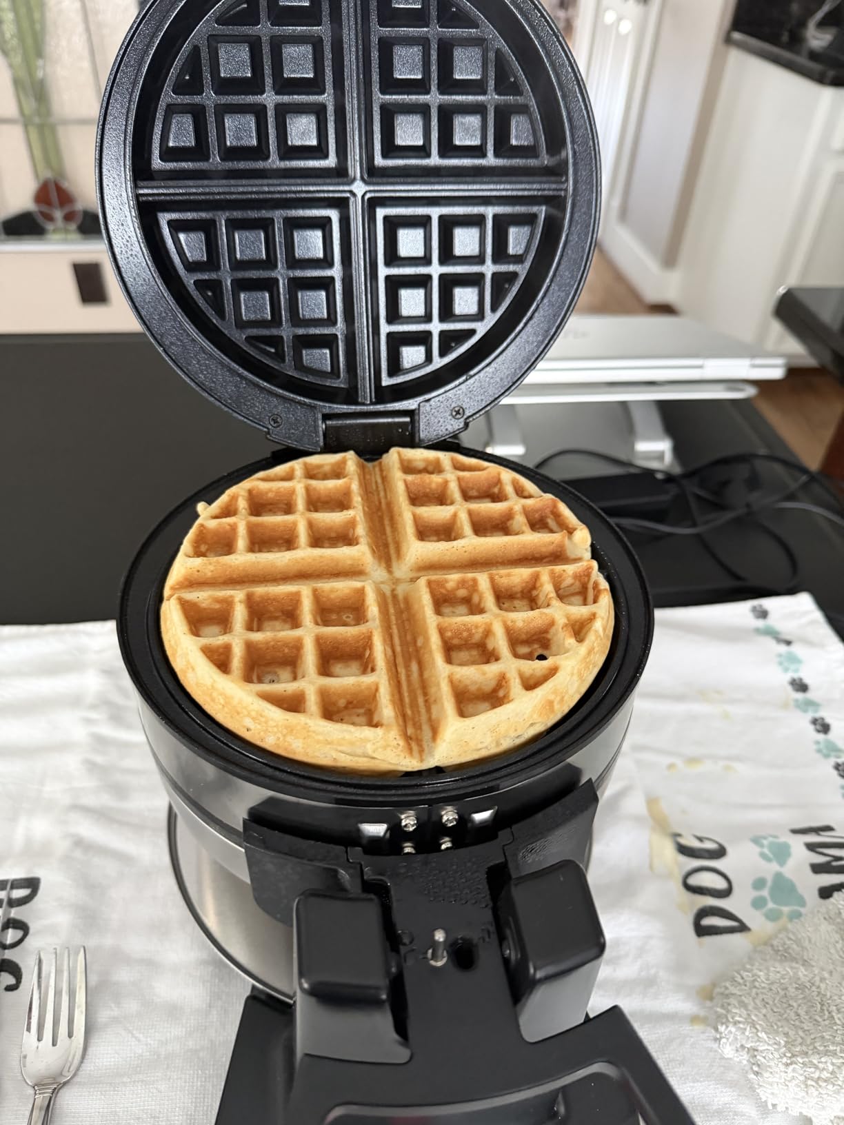 Cuisinart Double Flip Belgian Waffle Maker, Stainless Steel, 1400W customer photo 2
