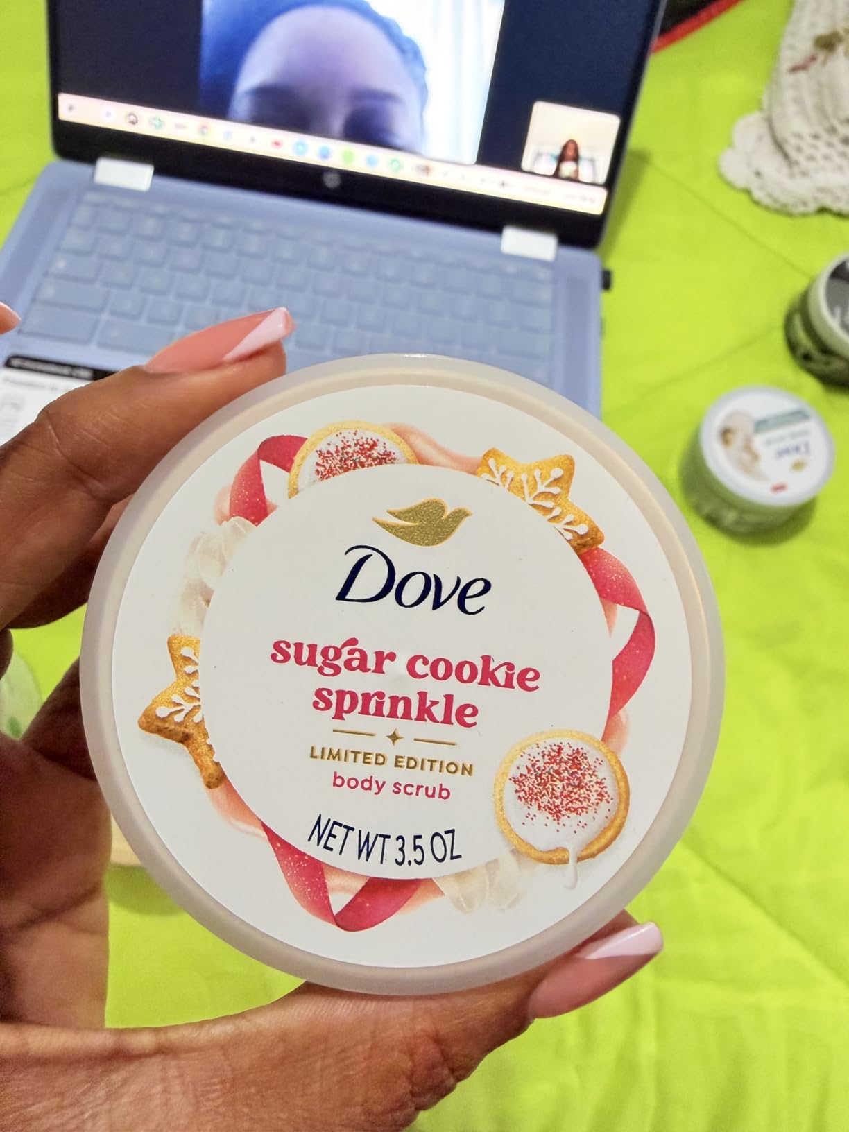 Dove Treats Exfoliating Mini Body Scrub 4 Pack 3.5oz each customer photo 1
