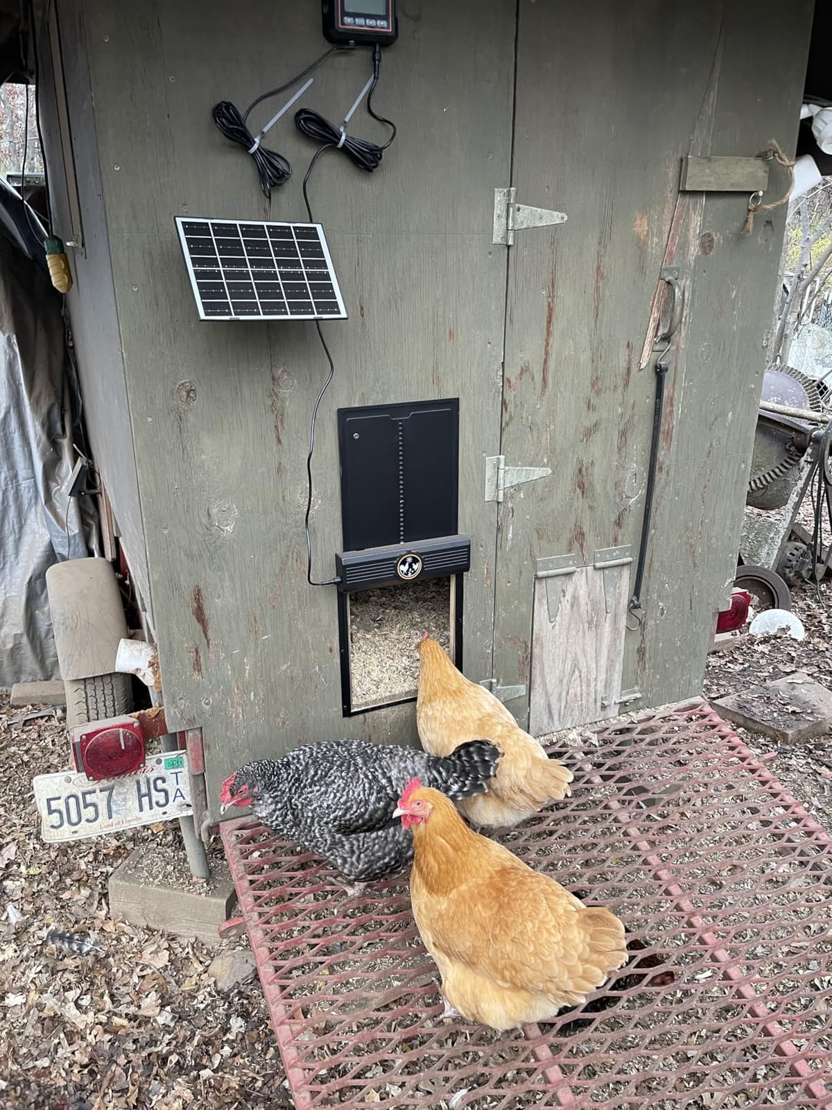 Automatic Chicken Coop Door with Camera, WiFi App Control, Solar Powered Smart Chicken Door with HD Night Vision, 5000 mAh Battery, Anti-Pinch Safety, Smart Alerts, Space-Saving Roll-Up Design customer photo 2