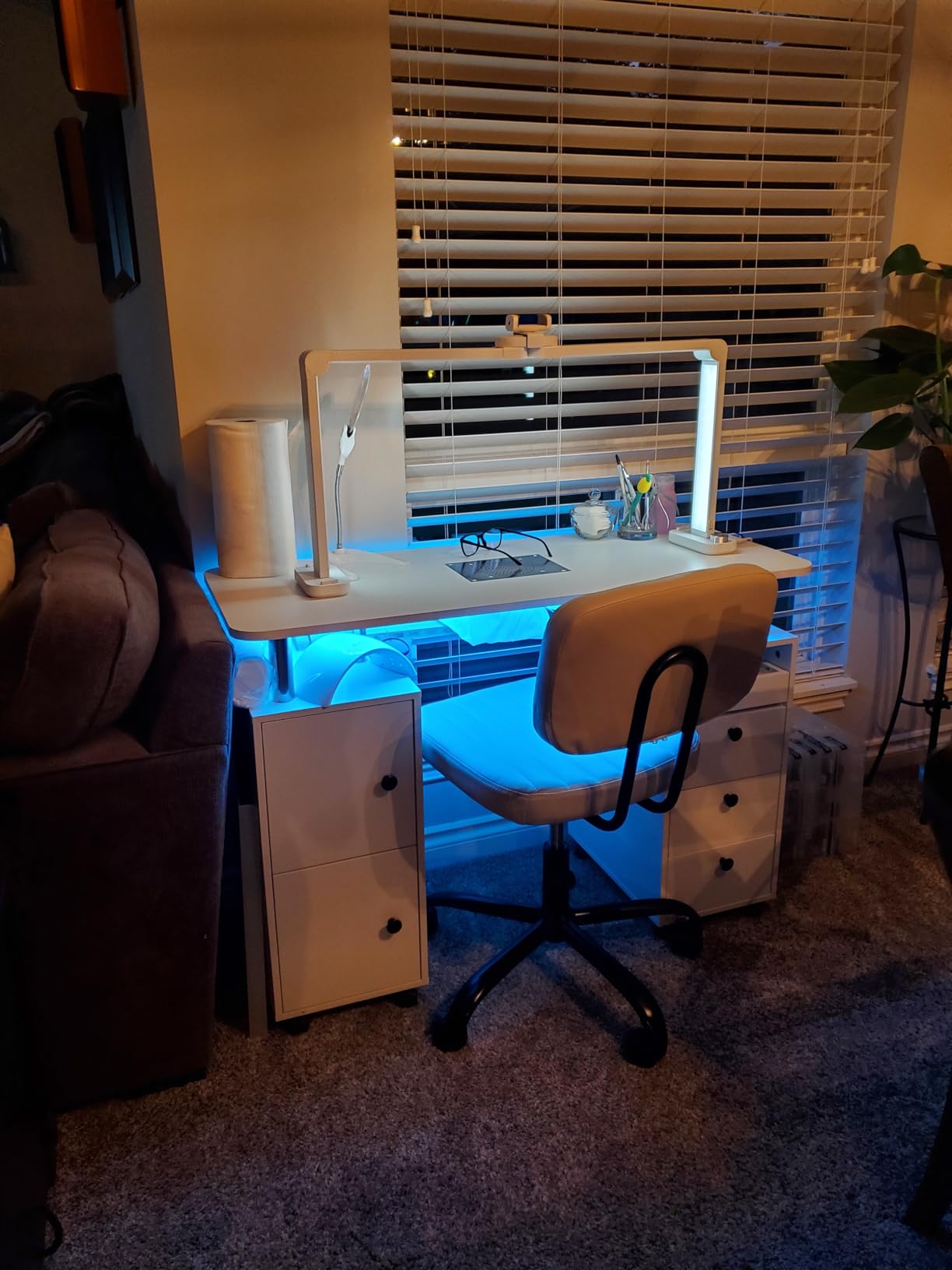 Nail Desk for Nail Tech w/Electric Dust Collector, Rolling Manicure Table w/Lockable Wheels, Storage Drawers, Wrist Cushion, Acetone Resistant, for Nail Beauty Salon Workstation (White) customer photo 2