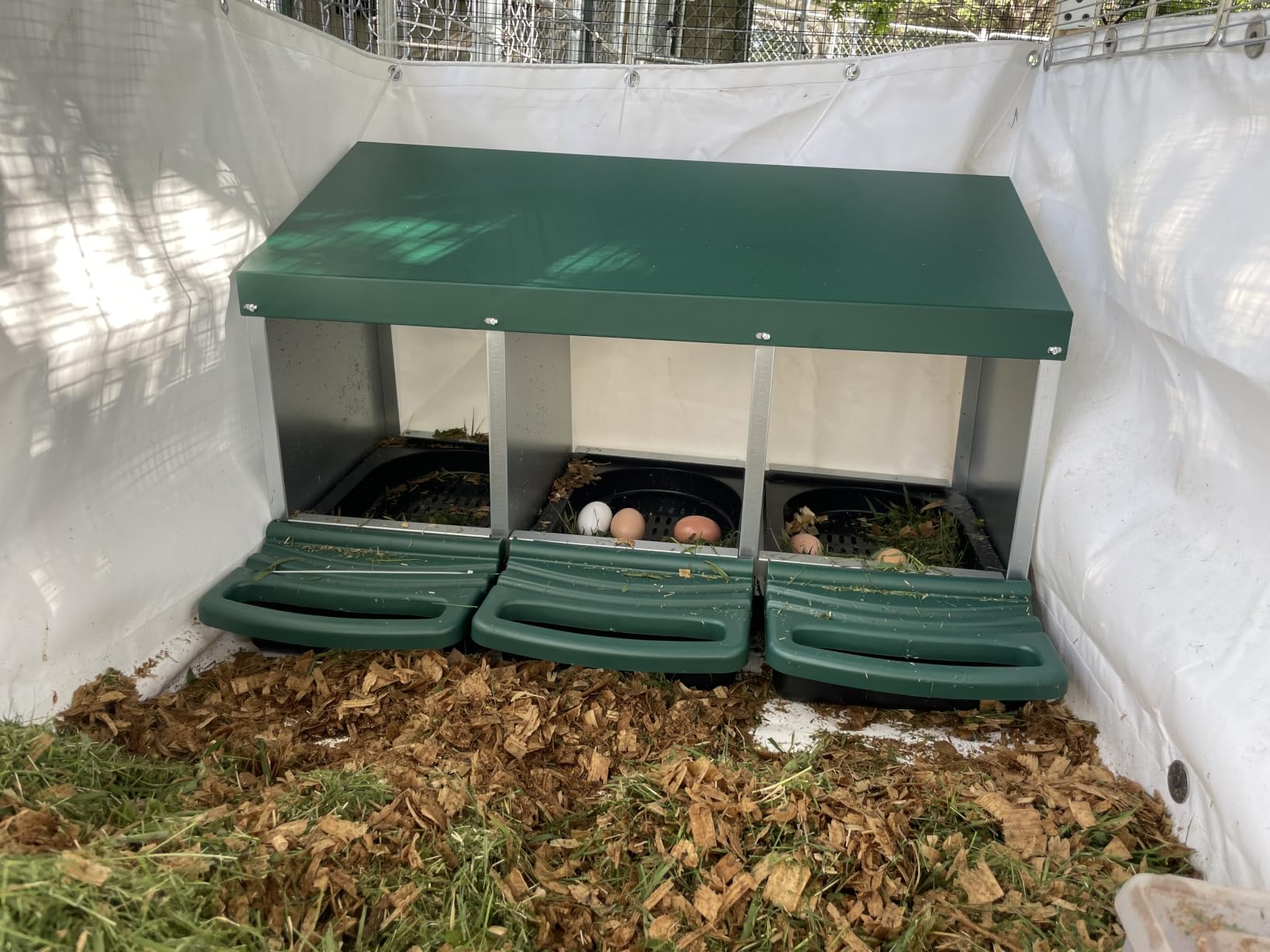 Chicken Nesting Boxes for Laying Eggs, Roll Away Nesting Boxes for Chickens customer photo 1