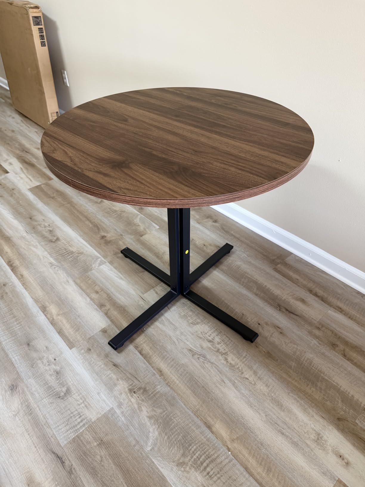 VASAGLE 31.5-Inch Dining Table, Small Round Kitchen Table for 4 People customer photo 2