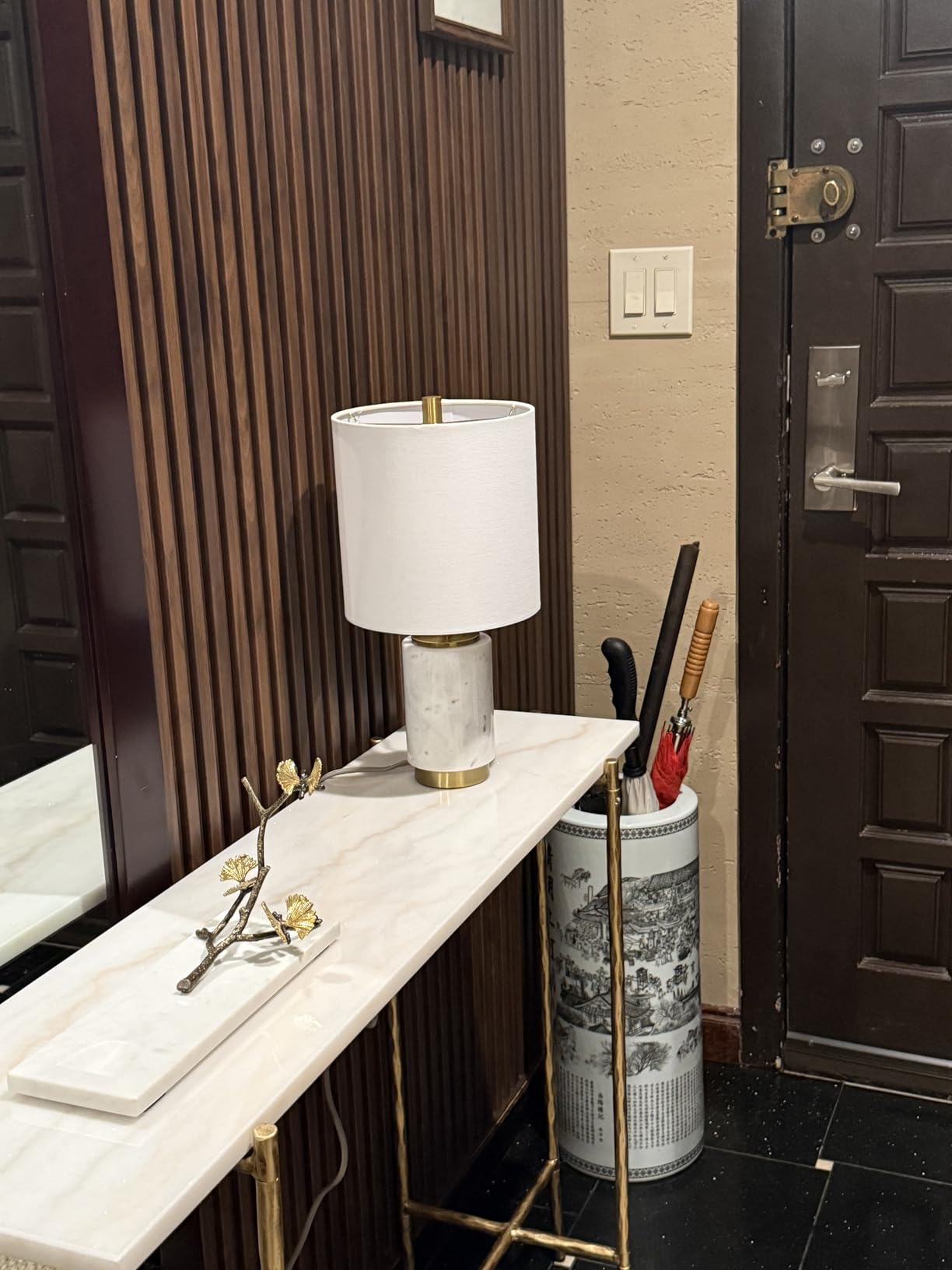SAFAVIEH Couture Collection - Giorgi Brass & White Marble Top Console Table, Slim Modern Design, Elegant Entryway Accent (SFV9549A) customer photo 2
