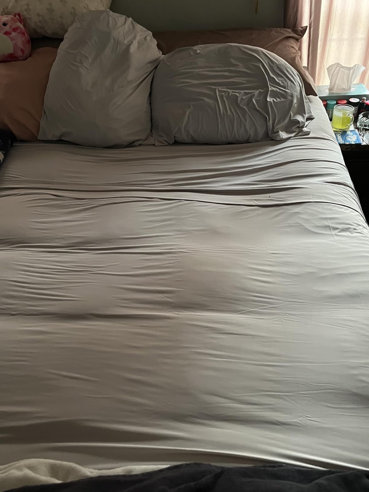 Amazon Basics Cooling Sheets, 4-Piece Bed Sheet Set for Summer, Soft and Breathable for Hot Sleepers, Bedding with 1 Deep Pocket Fitted Sheet, 1 Flat Sheet, and 2 Pillowcases, Queen, Gray customer photo 2