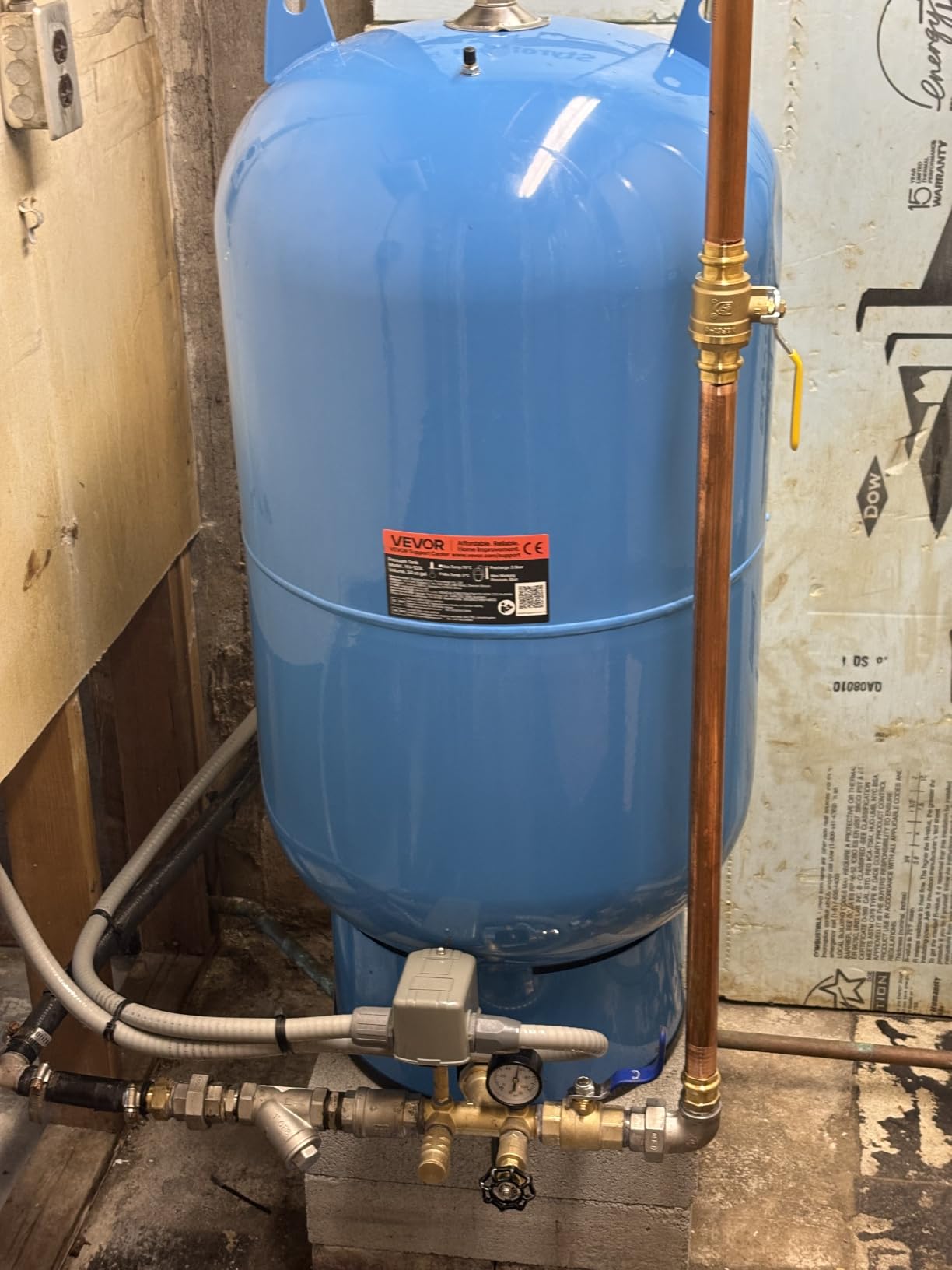 VEVOR 34-Gallon Vertical Well Pressure Tank, Pre-Charged Pressurized Water Tank for Well Pumps, Heavy-Duty Carbon Steel Water Storage Container for Home, School, Farm & Irrigation Systems customer photo 2