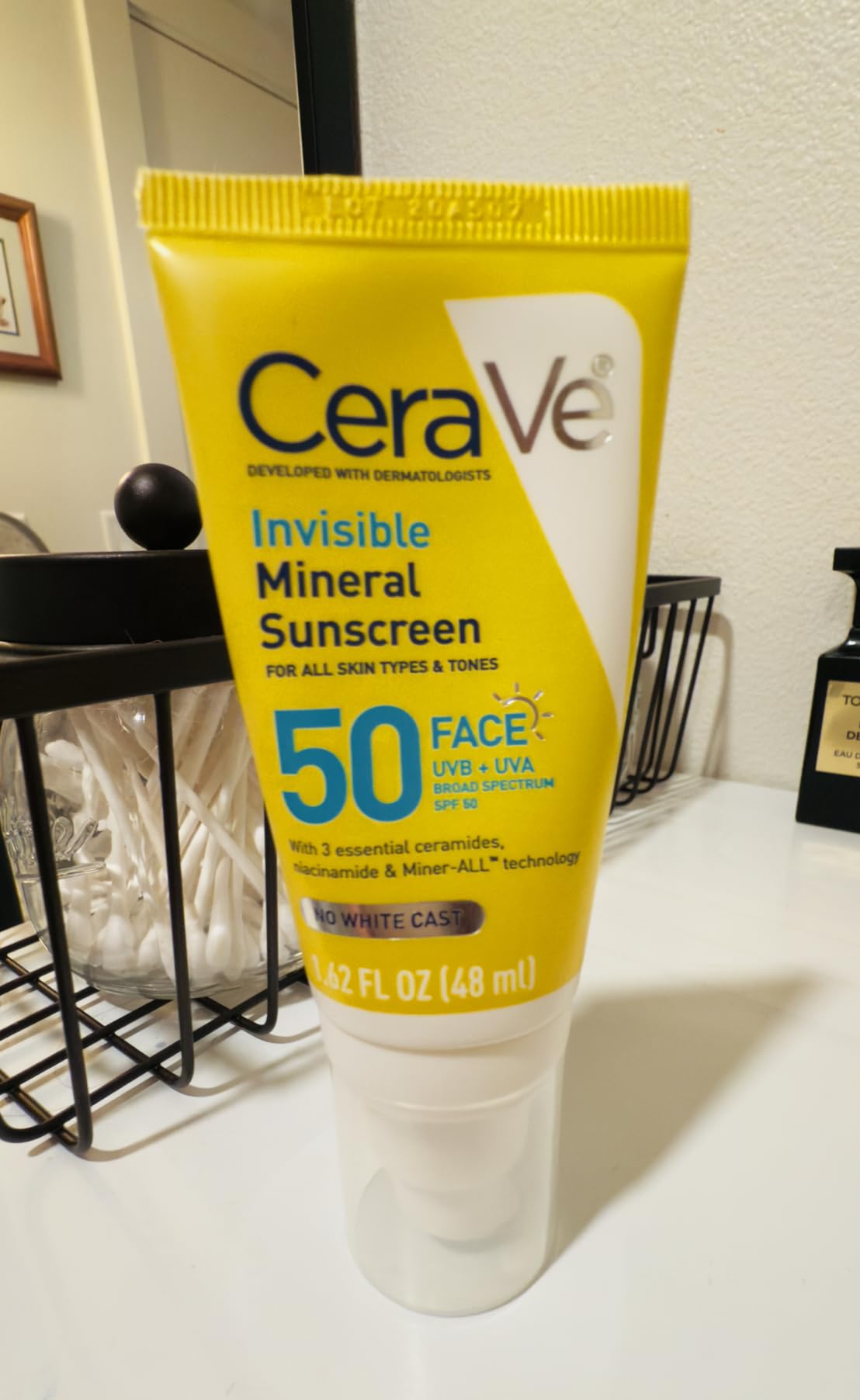 CeraVe Invisible Mineral Sunscreen SPF 50, Face Sunscreen, Travel Size | Skin Care, Sunscreen for Sensitive Skin, Zinc Oxide, Titanium Dioxide, Vitamin E, Niacinamide, Ceramides, Oil Free customer photo 2