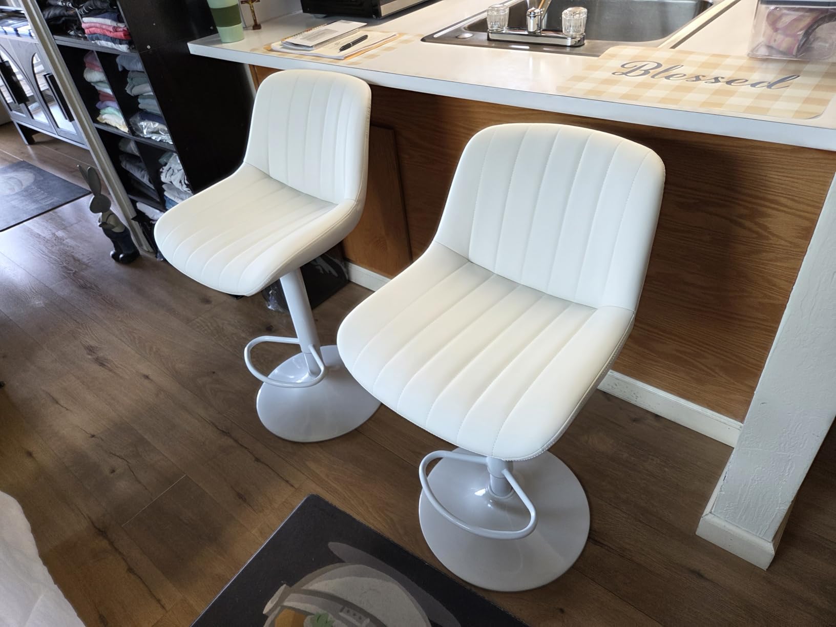 Youhauchair Adjustable Faux Leather Bar Stools Set of 2, Light Brown customer photo 1