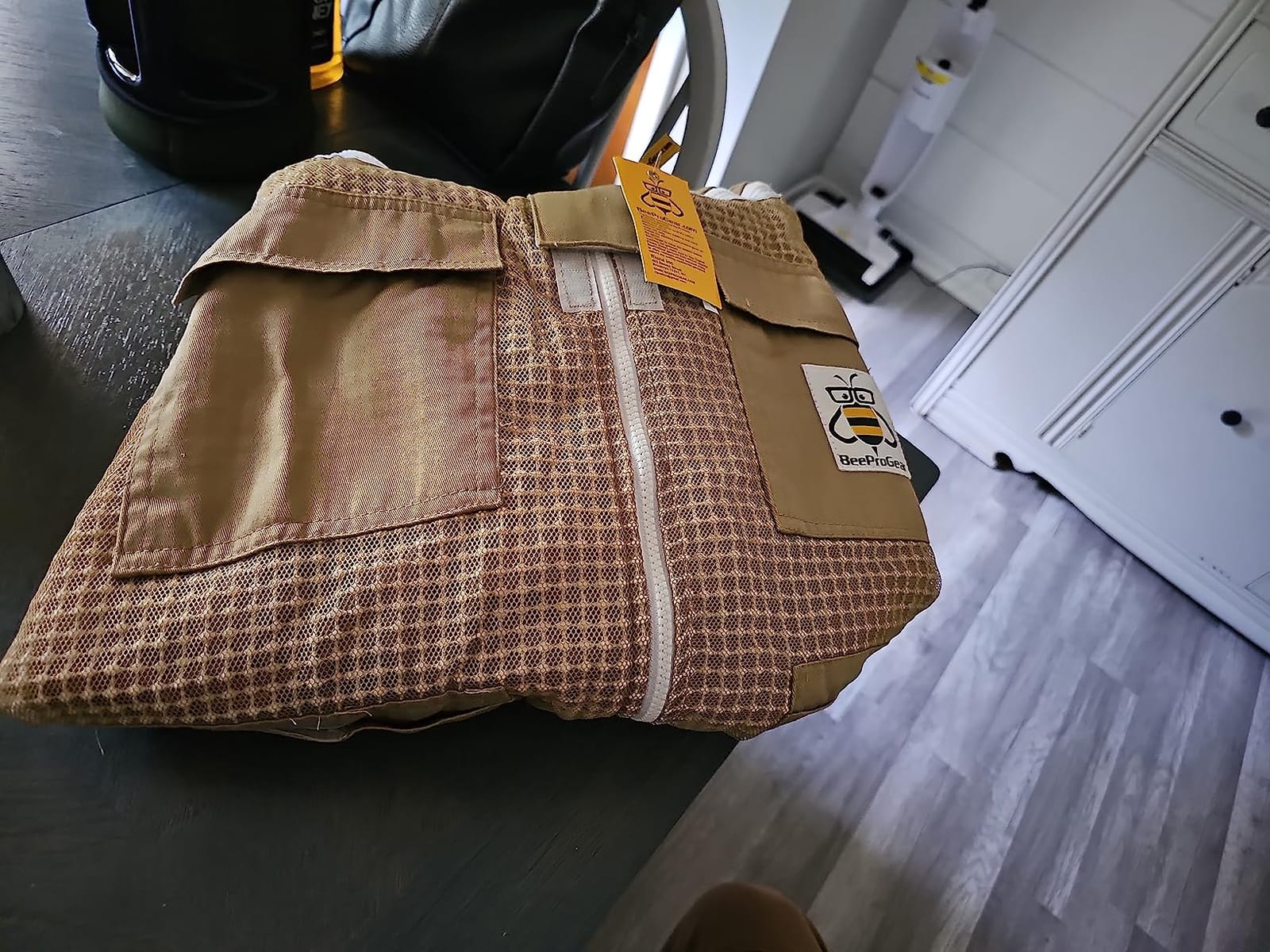3-Layer Ventilated Mesh Bee Jacket for Men & Women with Veils Sting-Proof Beekeeping Jacket with Leather Gloves & Bag customer photo 2