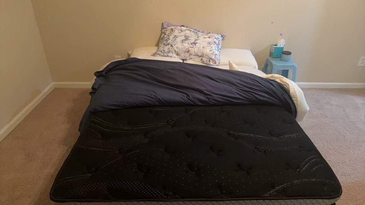 16 Inch King Size Mattress, Upgraded Luxury Hybrid King Mattress In A Box with 7-Zone Support for Cool Night & Pressure Relief, Motion Isolation, Designed in the USA, 365-Night Trial, Medium Firm customer photo 1